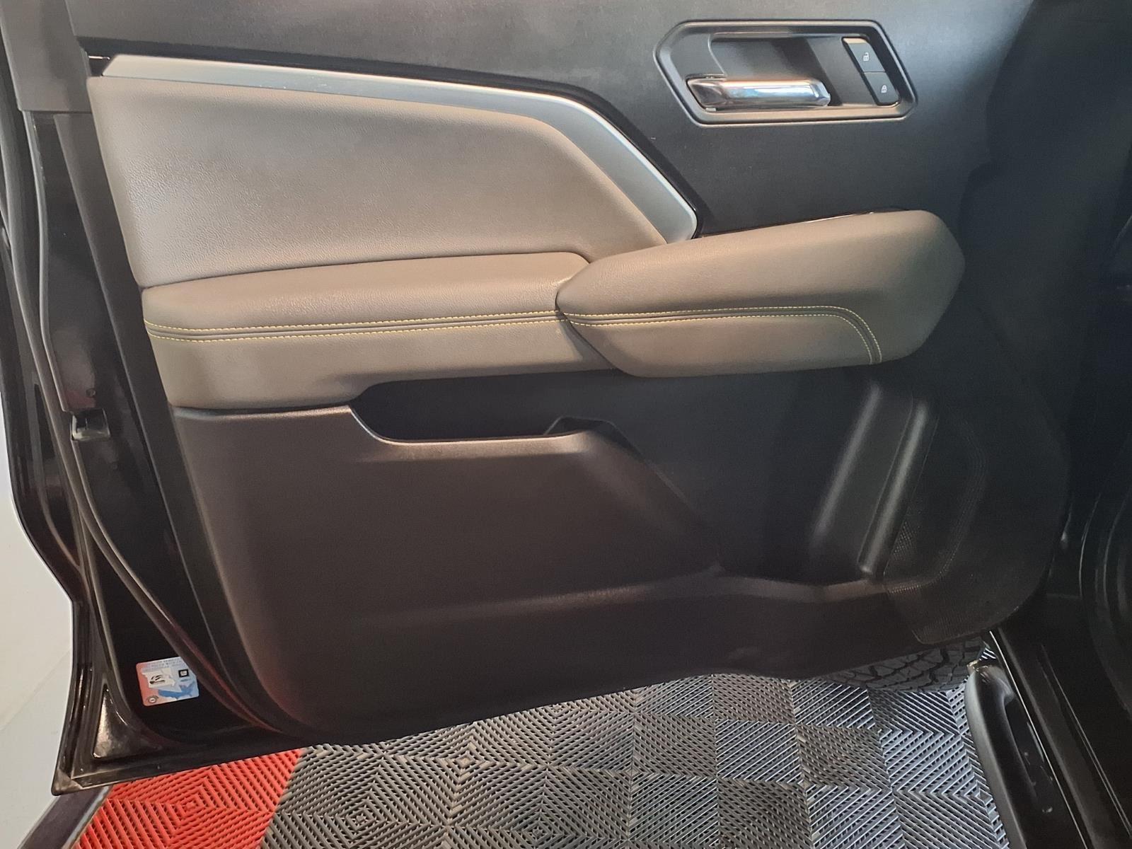 2024 Chevrolet Colorado 4WD ZR2 - Black exterior view 15