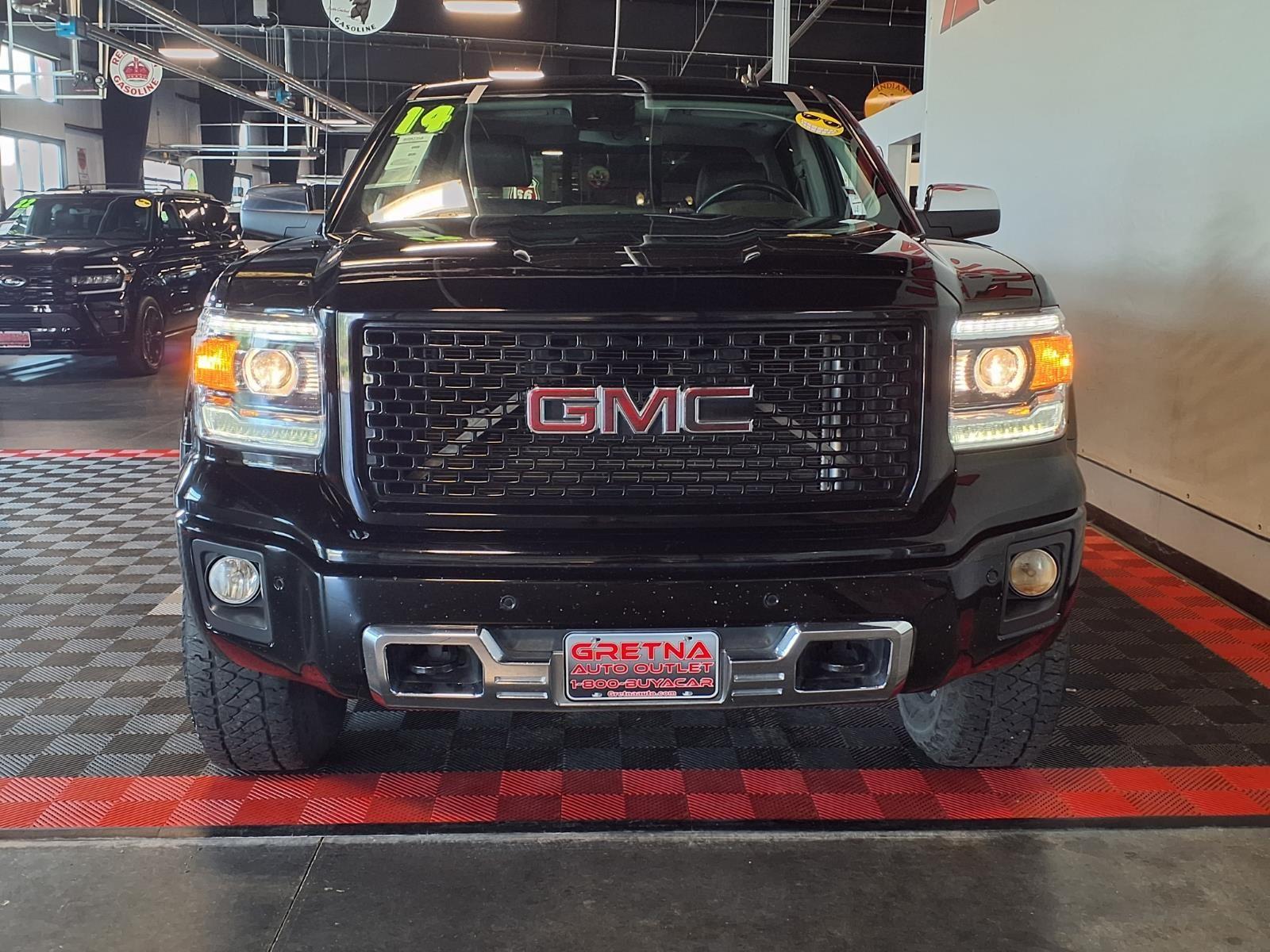 2014 GMC Sierra 1500 Denali - Onyx Black exterior view 3