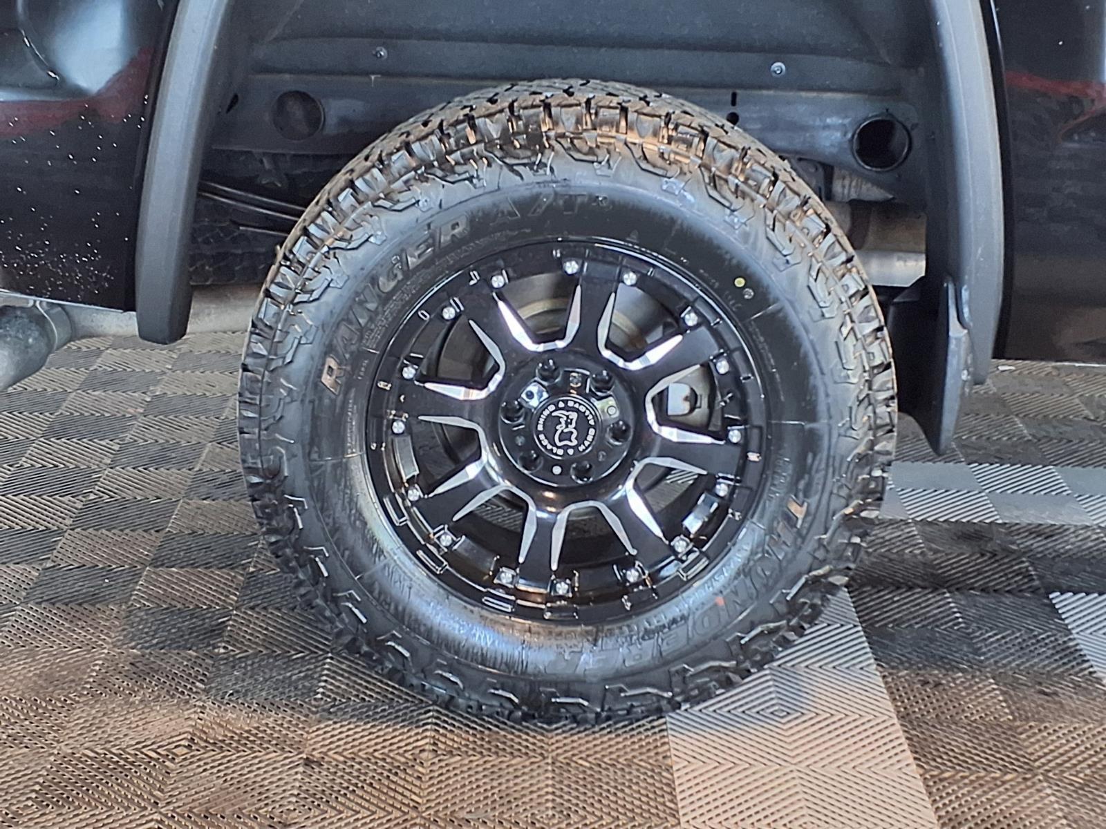 2014 GMC Sierra 1500 Denali - Onyx Black exterior view 8
