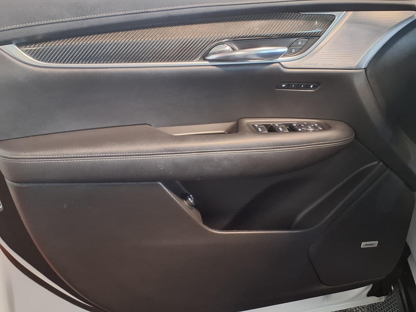2020 Cadillac XT6 AWD Sport - Crystal White Tricoat exterior view 17