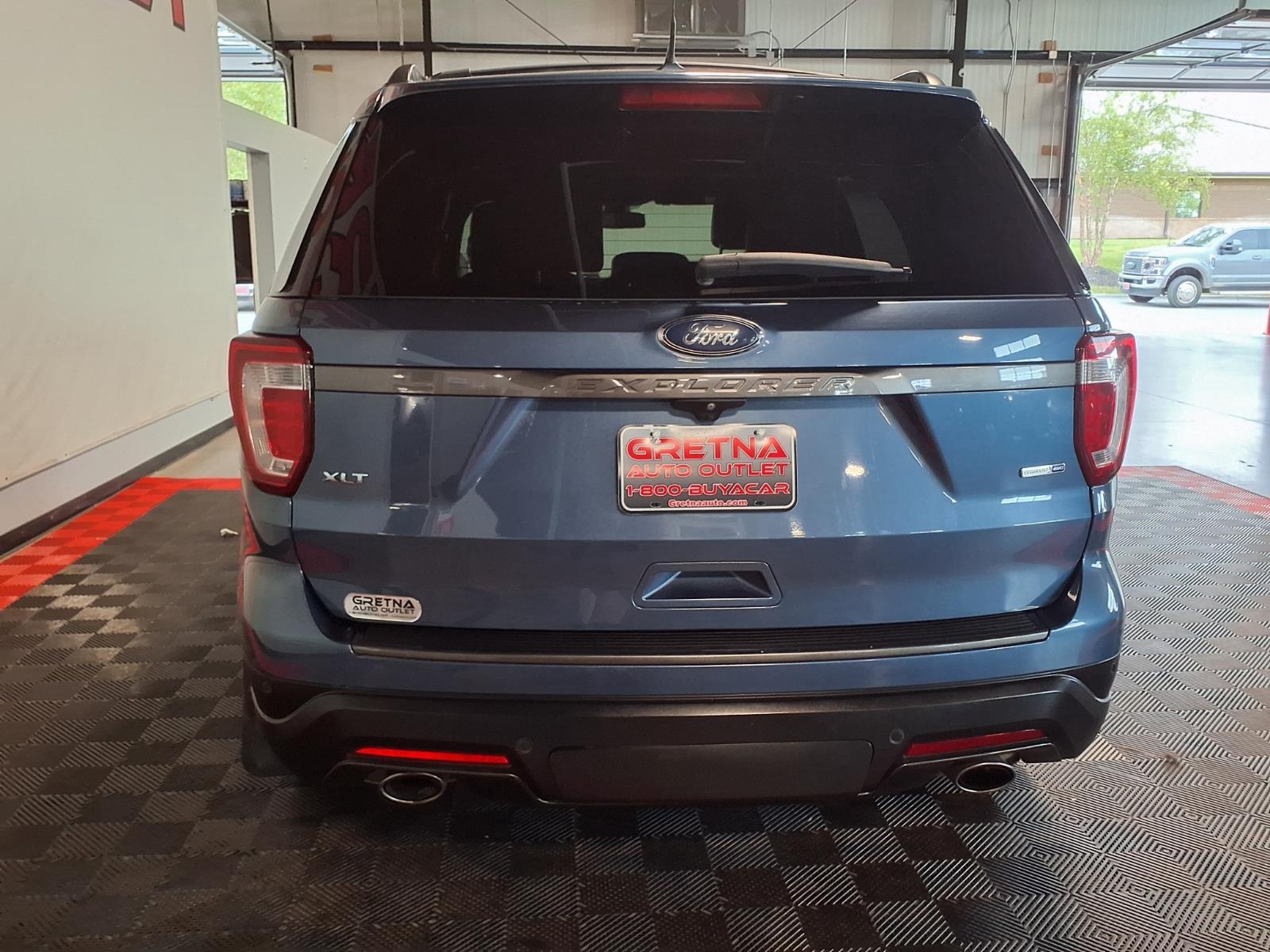 2018 Ford Explorer XLT - Magnetic Metallic exterior view 6