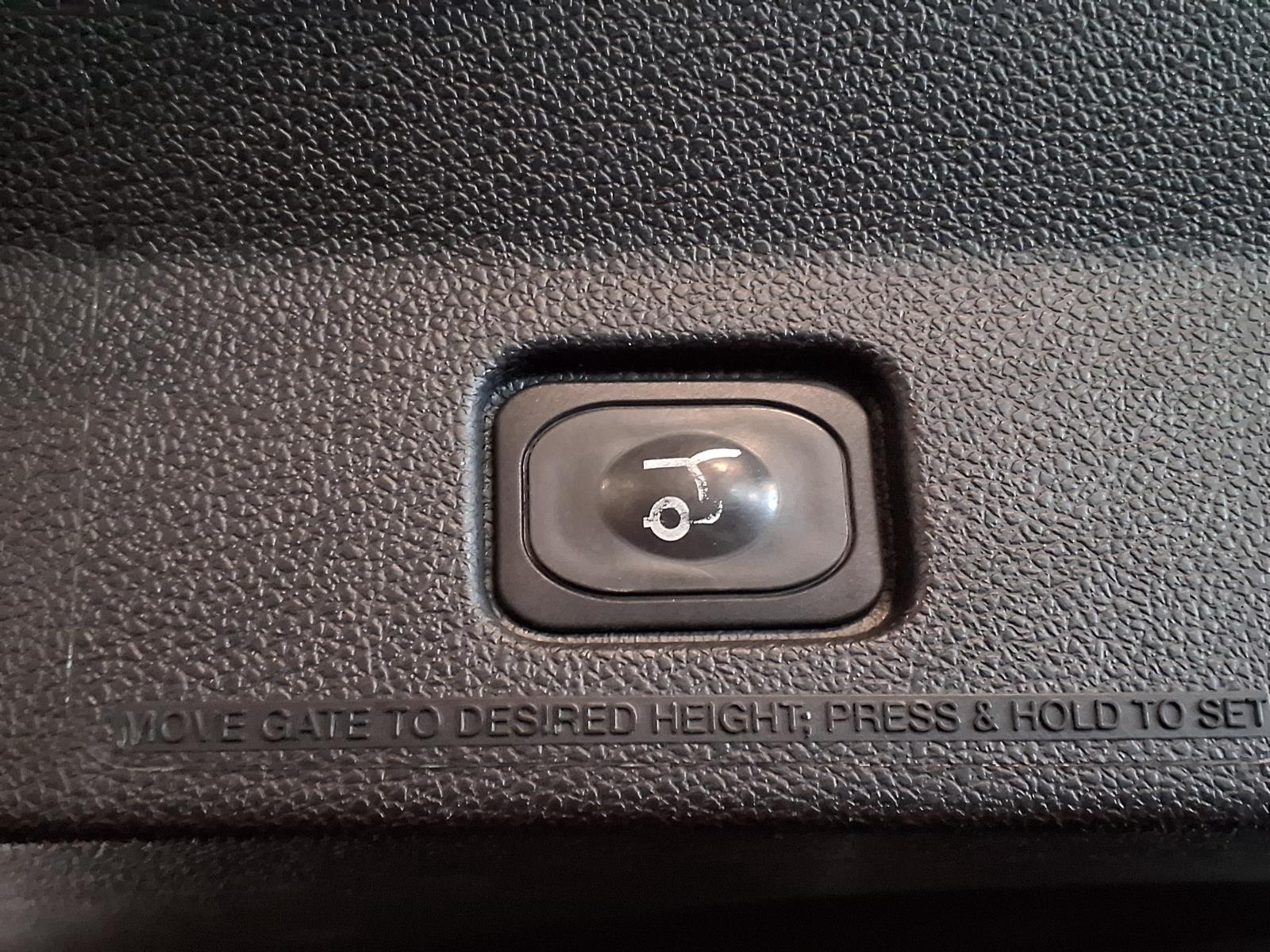 2018 Ford Explorer XLT - Magnetic Metallic exterior view 8