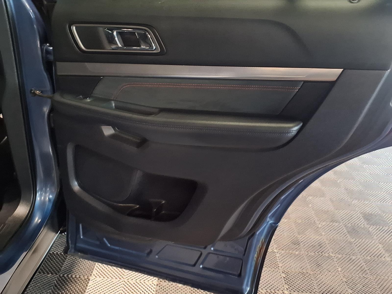 2018 Ford Explorer XLT - Magnetic Metallic exterior view 10
