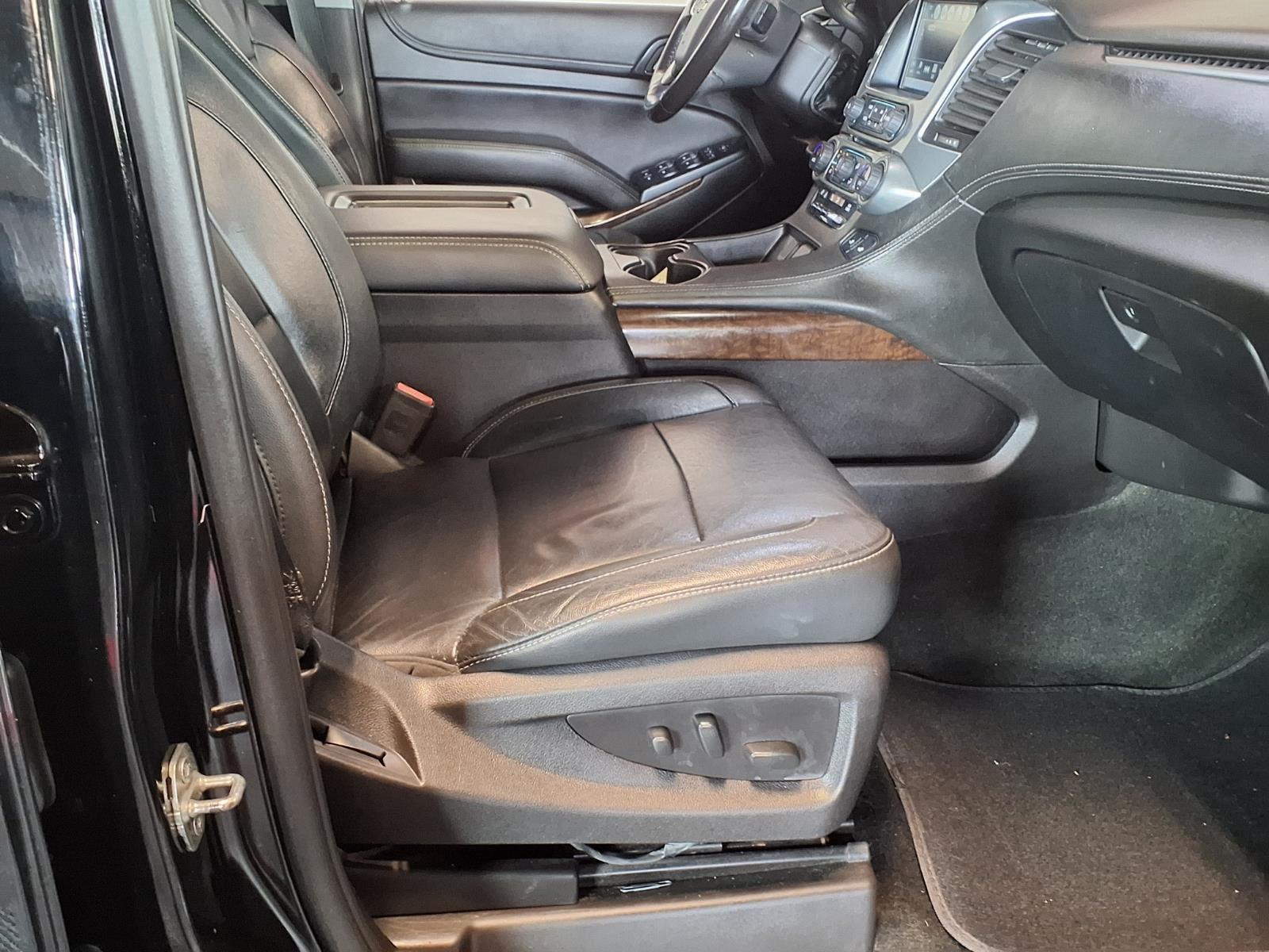 2018 Chevrolet Tahoe LT - Black exterior view 13