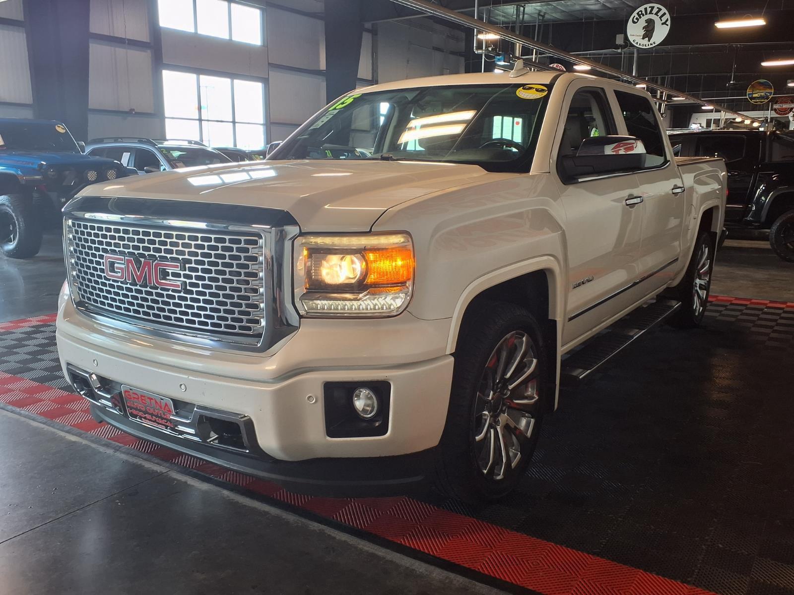 2015 GMC Sierra 1500 Denali - White Diamond Tricoat exterior view 4