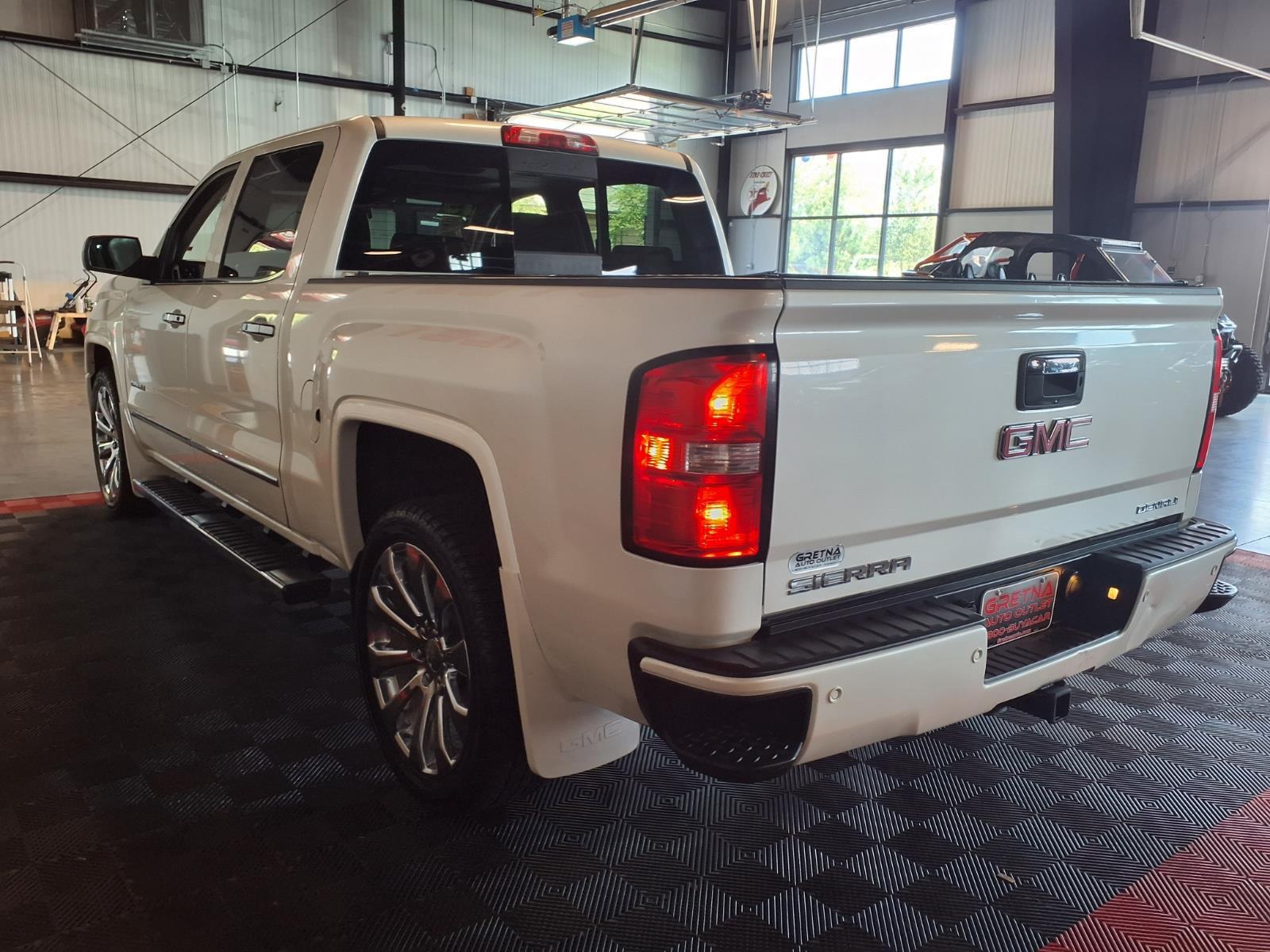 2015 GMC Sierra 1500 Denali - White Diamond Tricoat exterior view 5