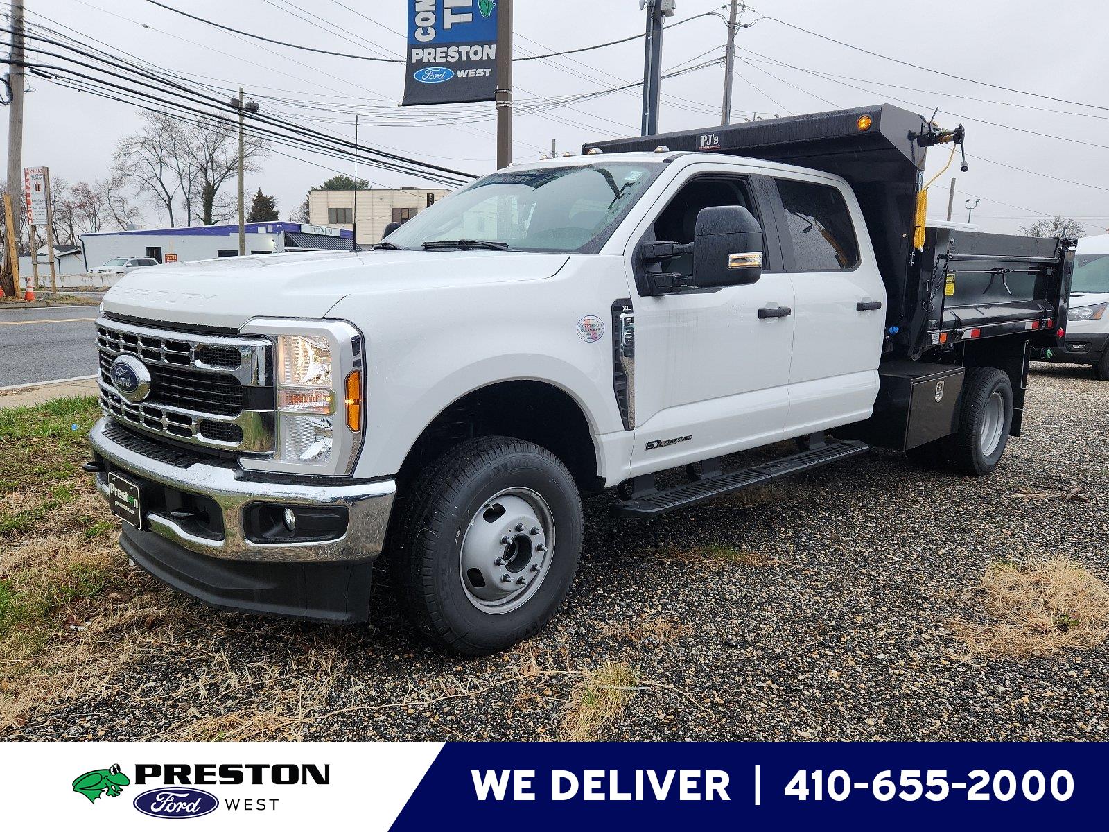 OXFORD WHITE 2024 Ford F-350 Super Duty Chassis Pickup Truck Four-Wheel Drive Automatic