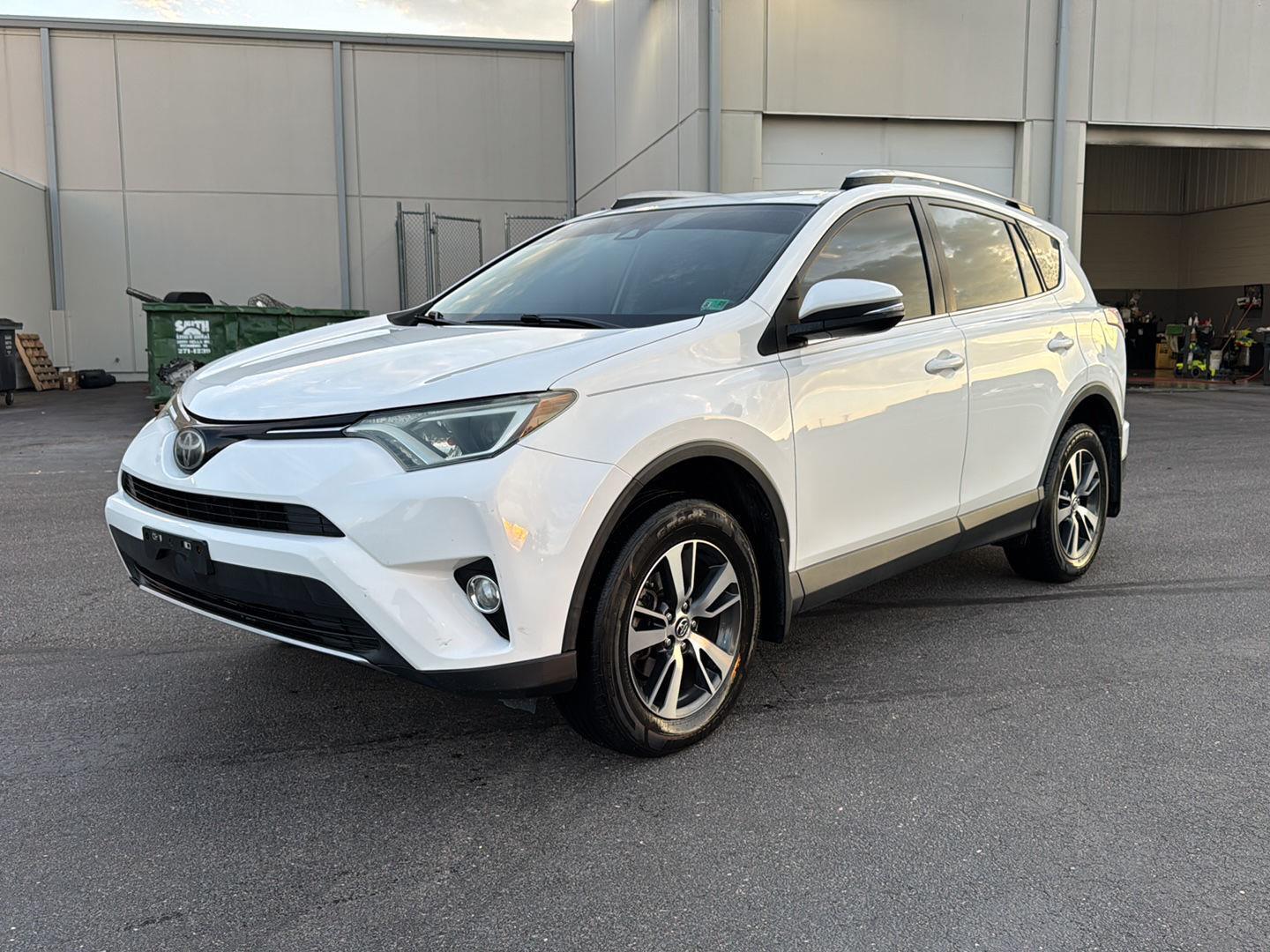 2017 Toyota RAV4 XLE AWD's photo