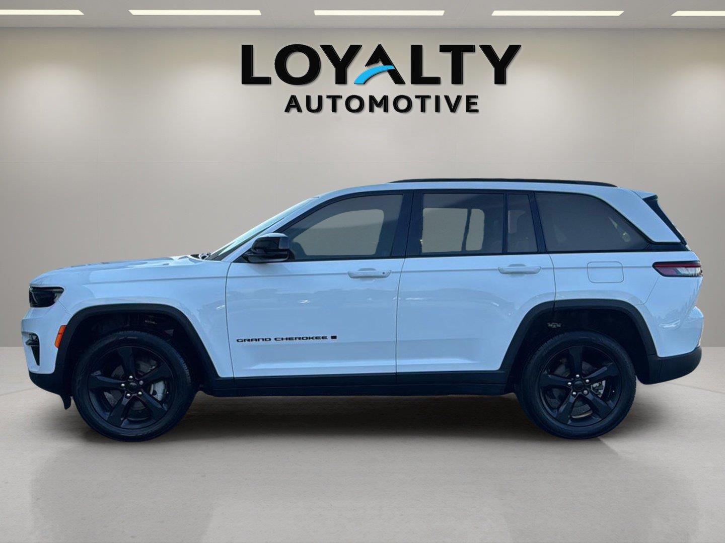 Used 2023 Jeep Grand Cherokee SUV
