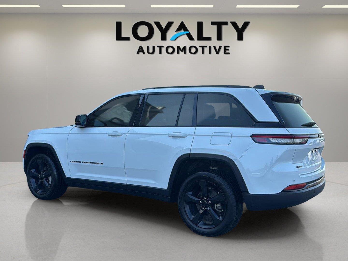 Used 2023 Jeep Grand Cherokee SUV