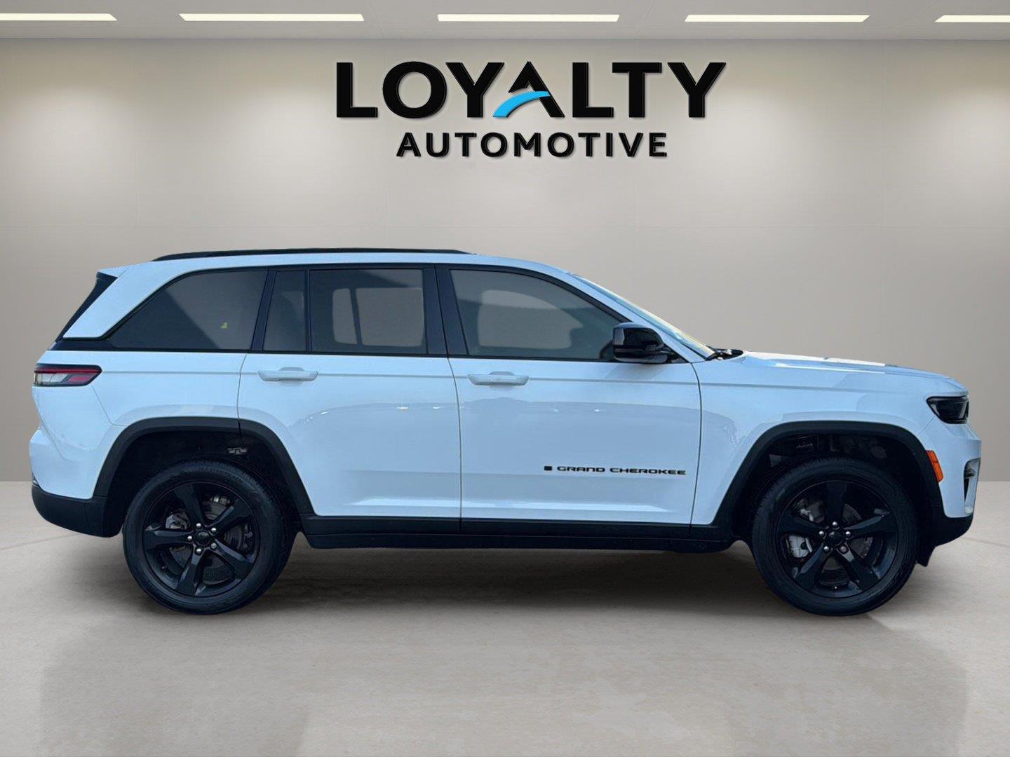 Used 2023 Jeep Grand Cherokee SUV