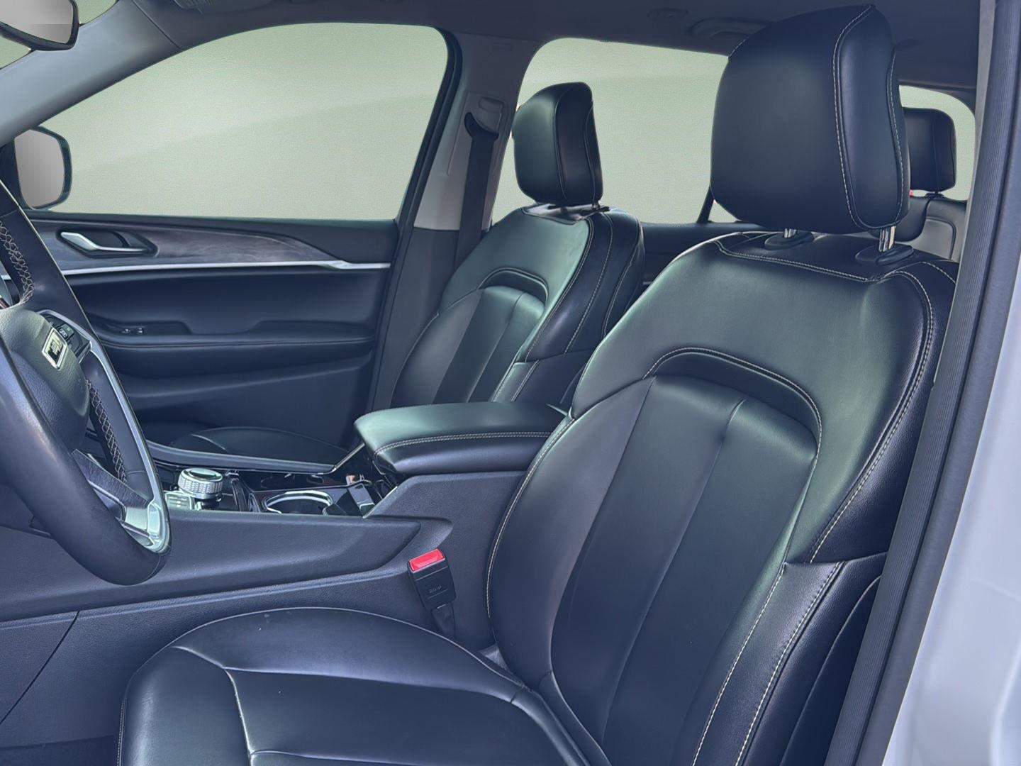Used 2023 Jeep Grand Cherokee SUV