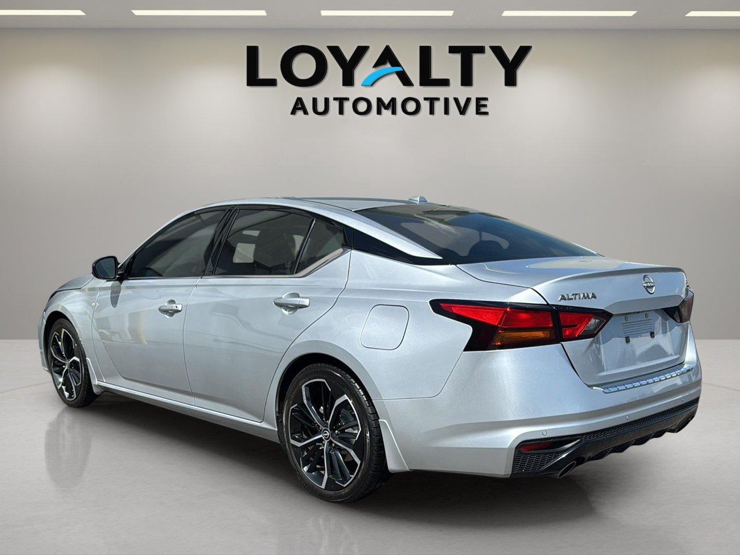 Used 2023 Nissan Altima Sedan