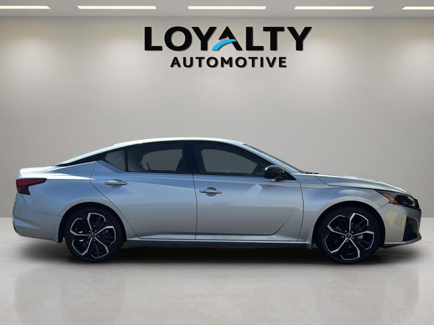 Used 2023 Nissan Altima Sedan