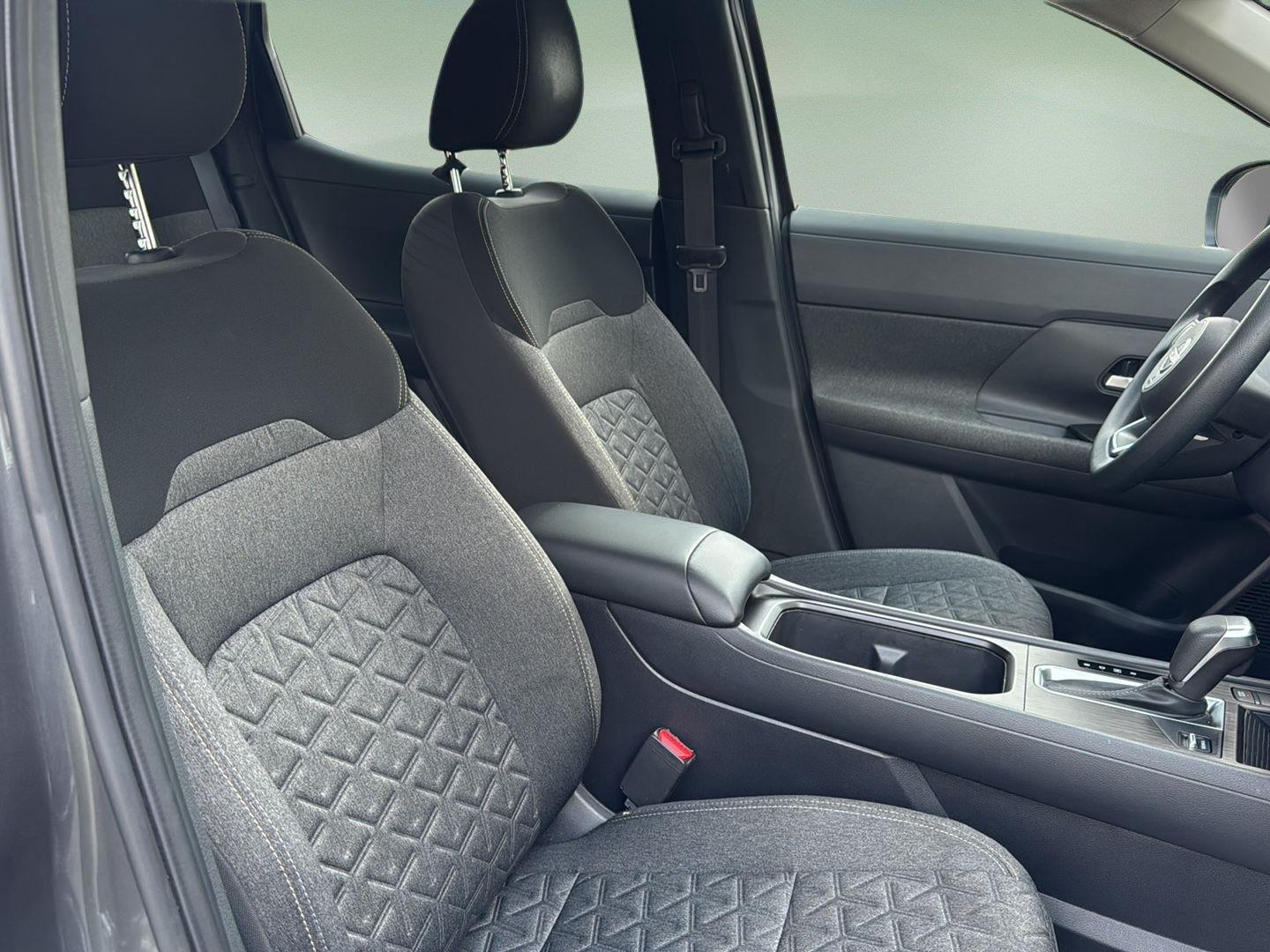 Used 2025 Nissan Kicks SUV
