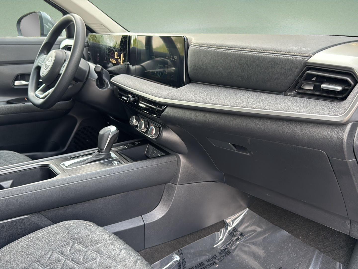 Used 2025 Nissan Kicks SUV