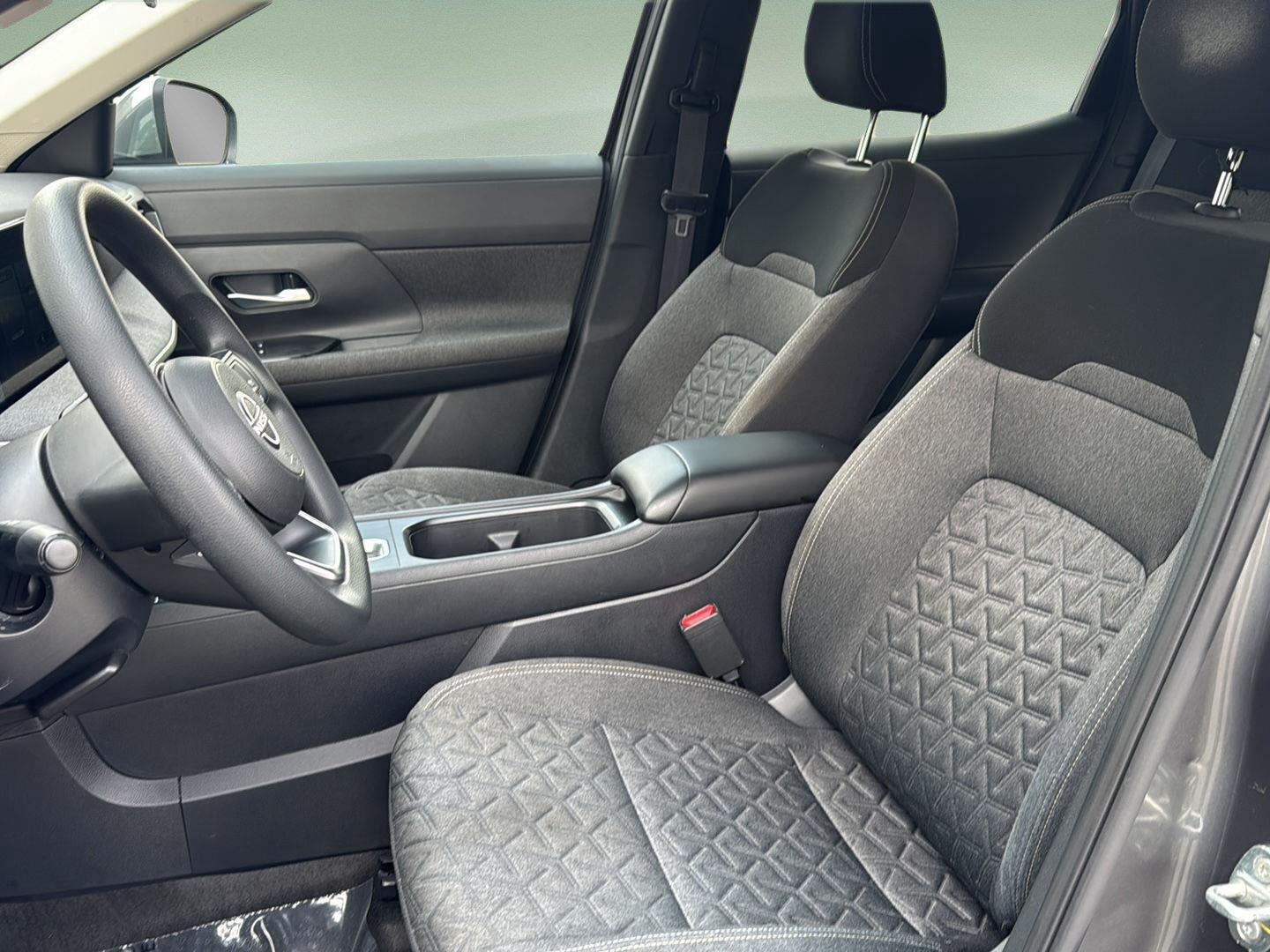 Used 2025 Nissan Kicks SUV