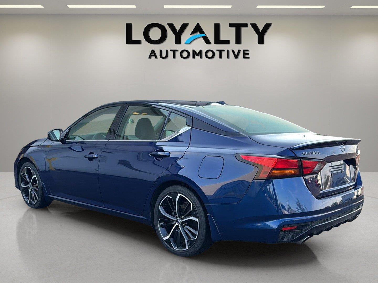 Used 2024 Nissan Altima Sedan