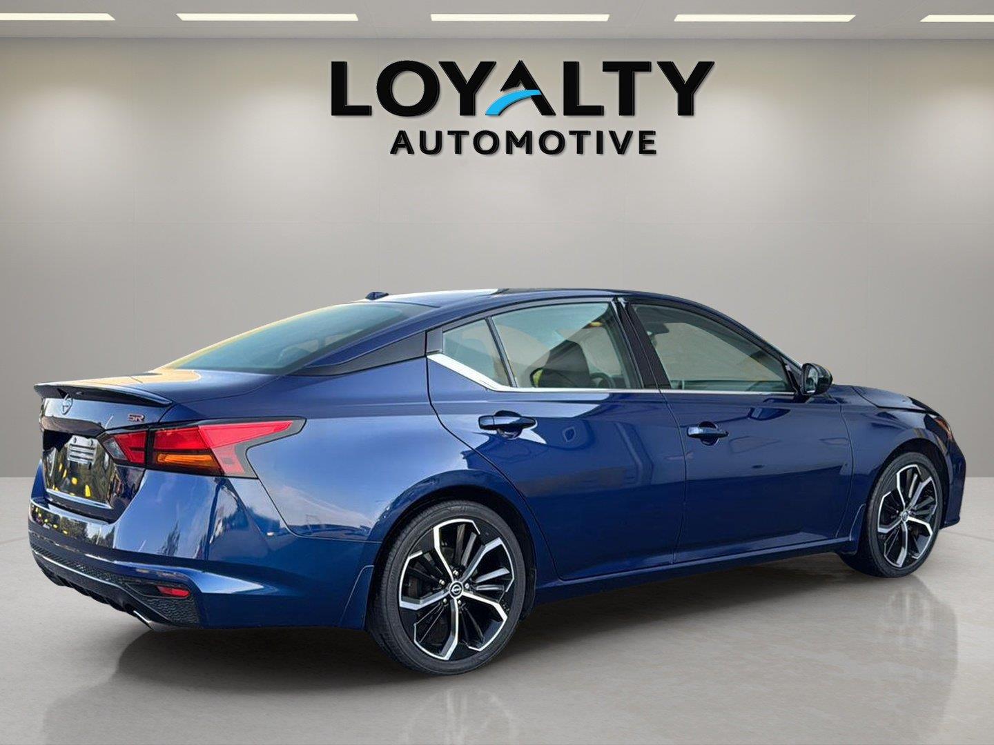 Used 2024 Nissan Altima Sedan