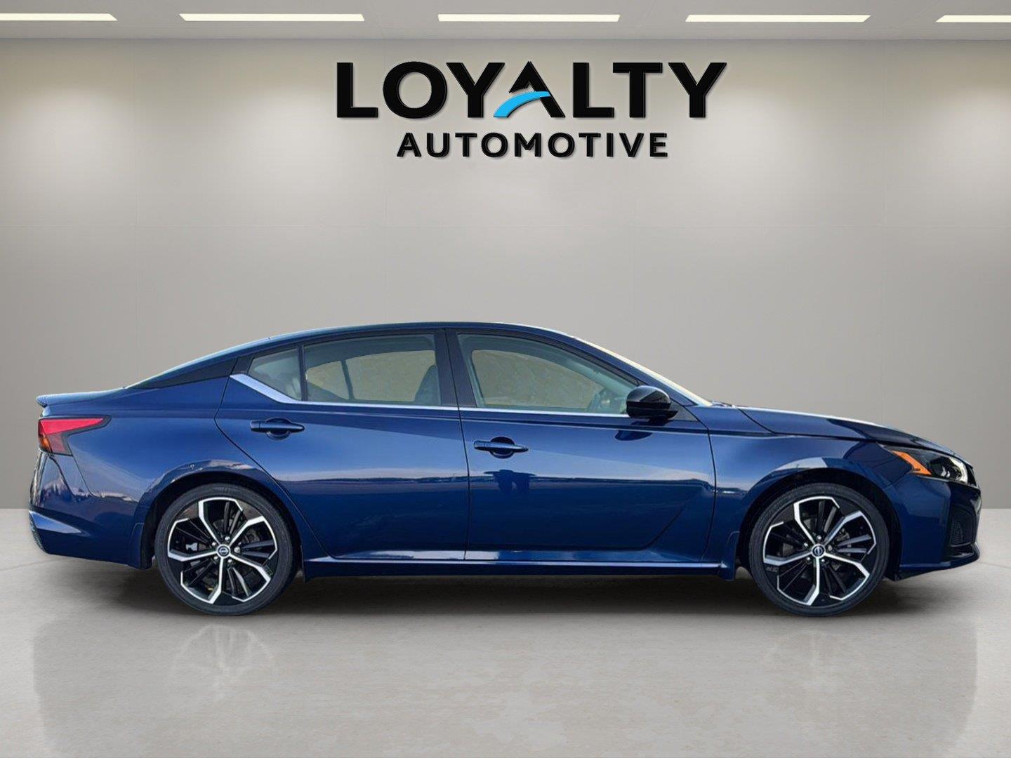 Used 2024 Nissan Altima Sedan