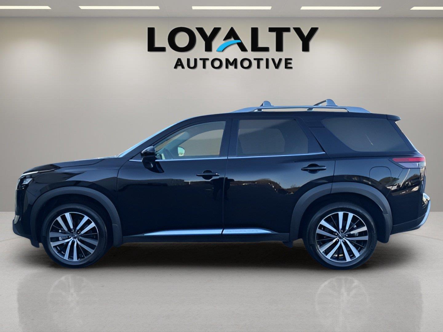 Used 2025 Nissan Pathfinder SUV