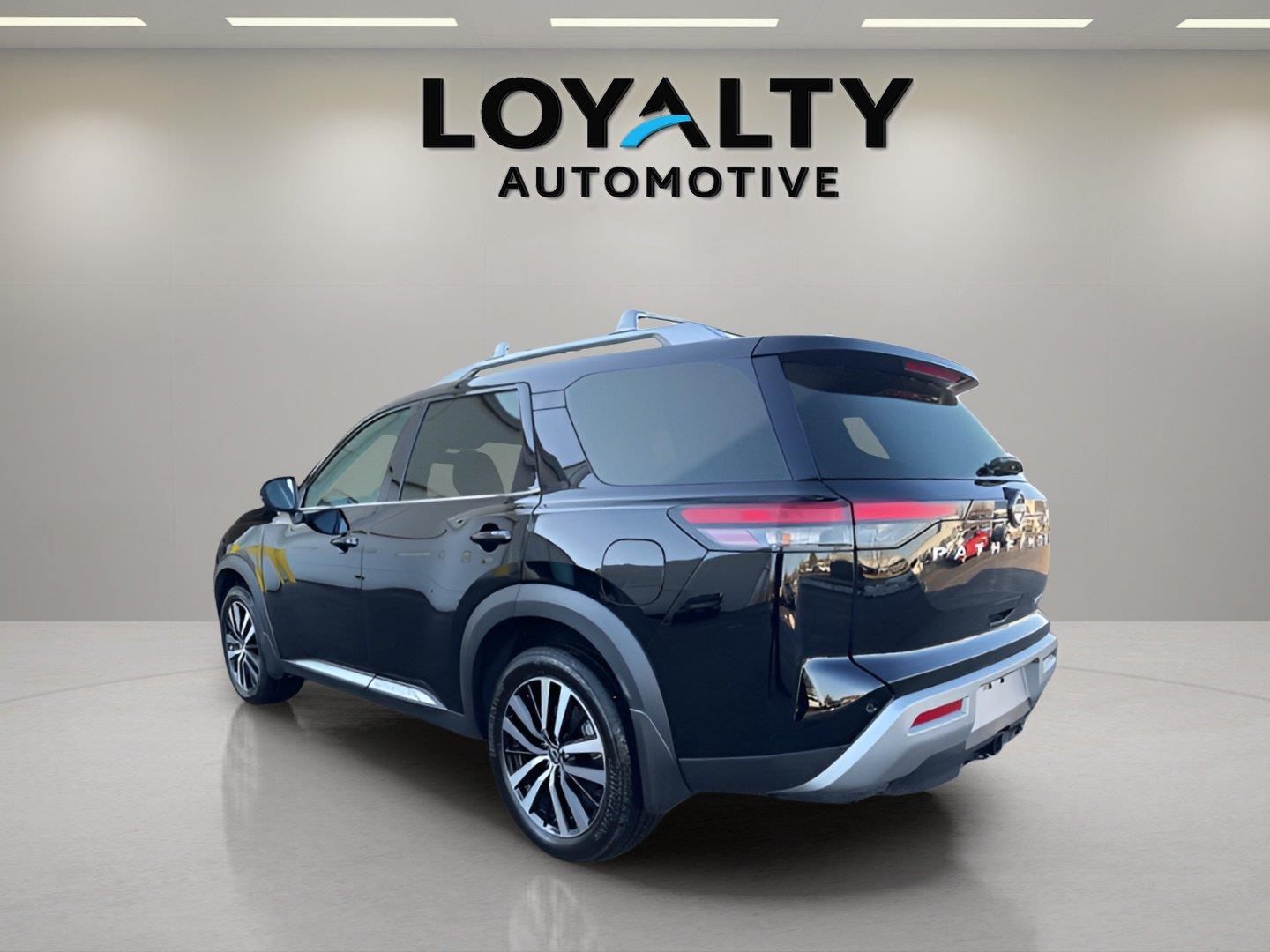 Used 2025 Nissan Pathfinder SUV