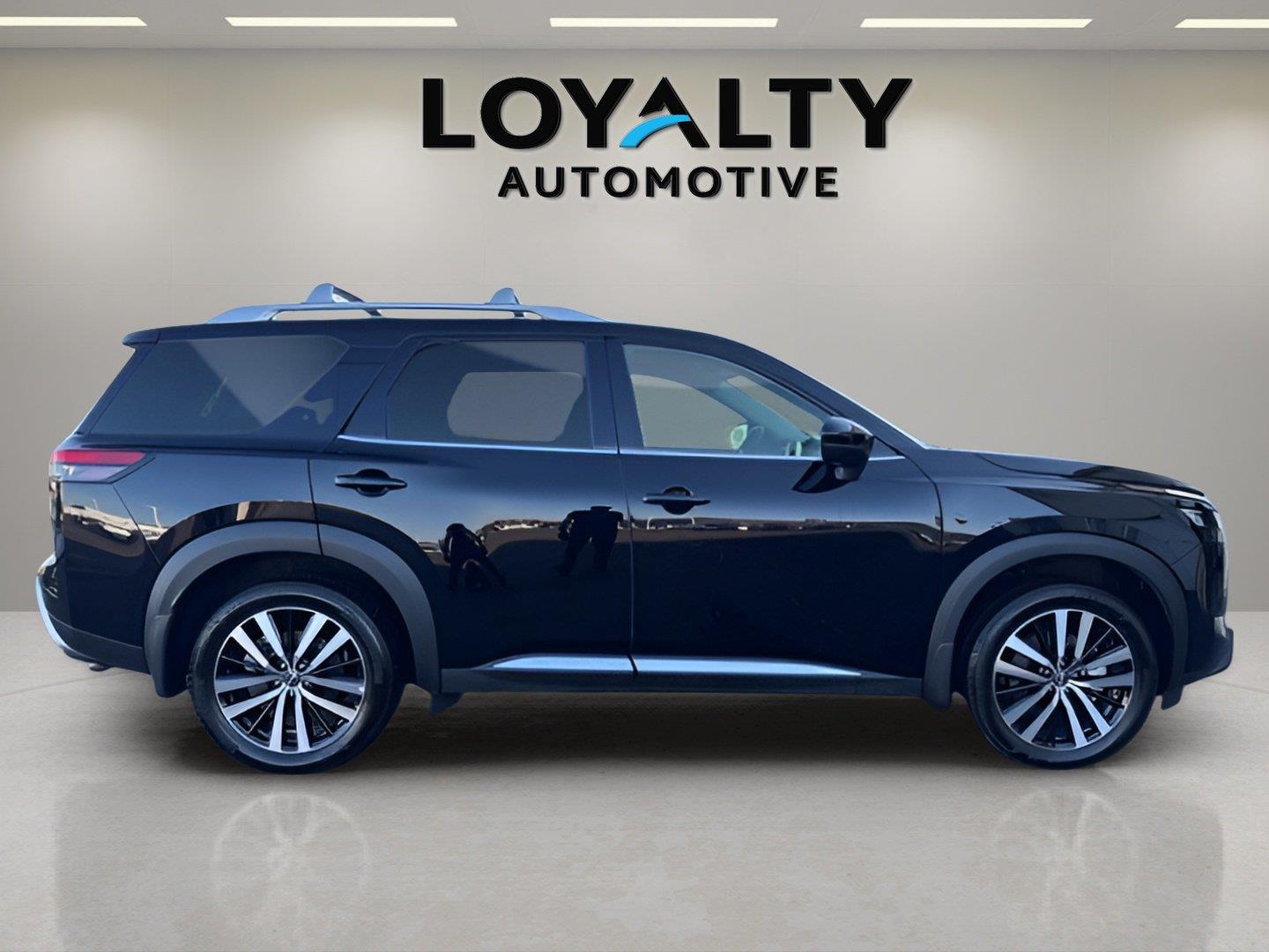 Used 2025 Nissan Pathfinder SUV