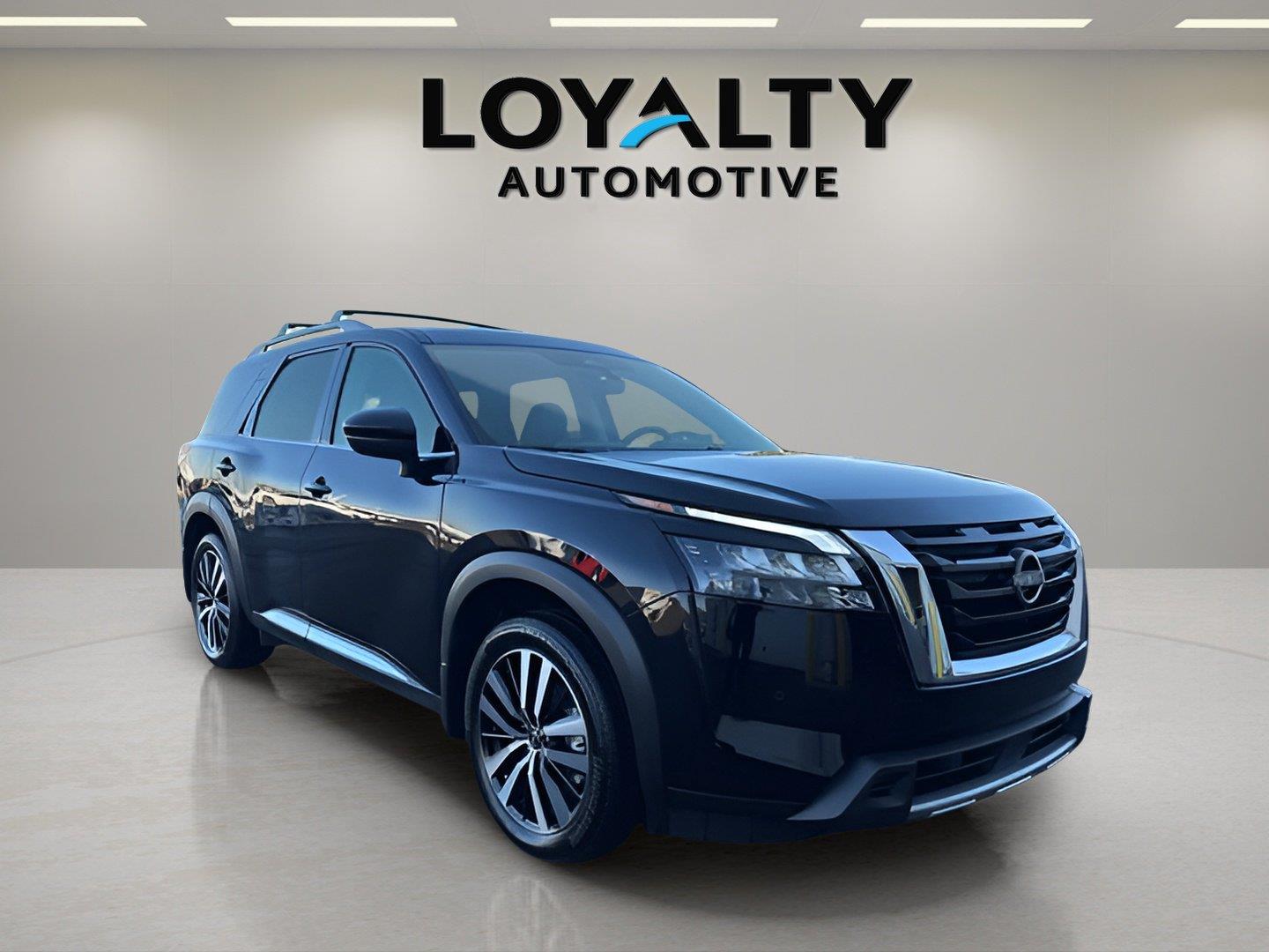 Used 2025 Nissan Pathfinder SUV
