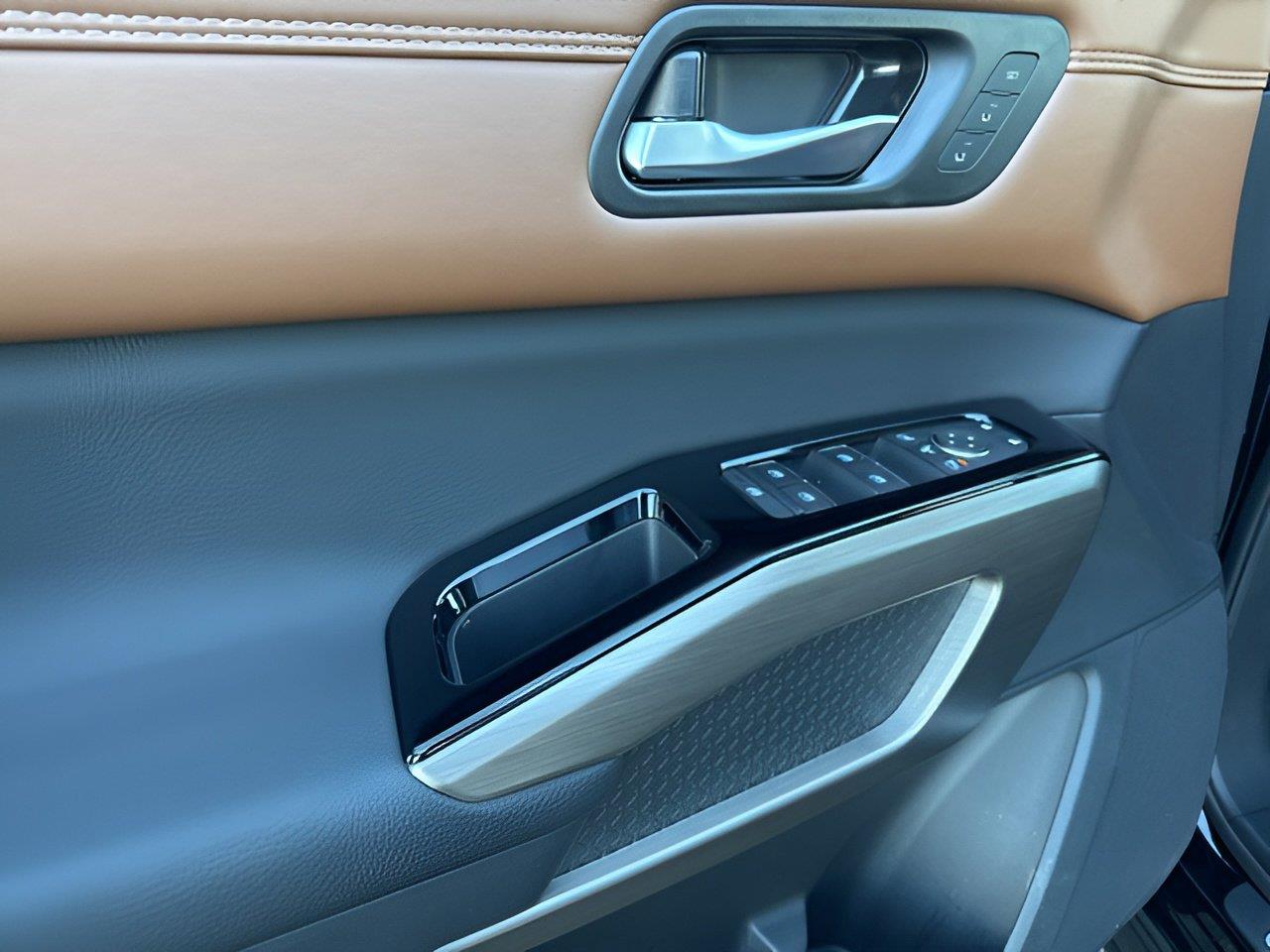 Used 2025 Nissan Pathfinder SUV