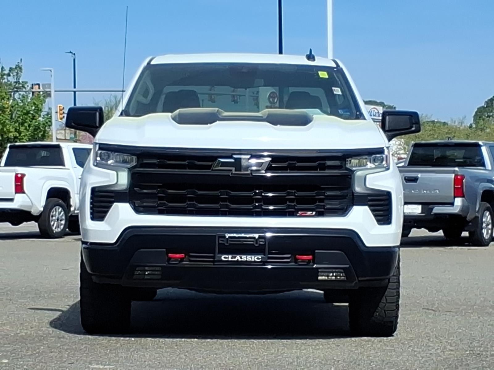 View vehicle photo 2