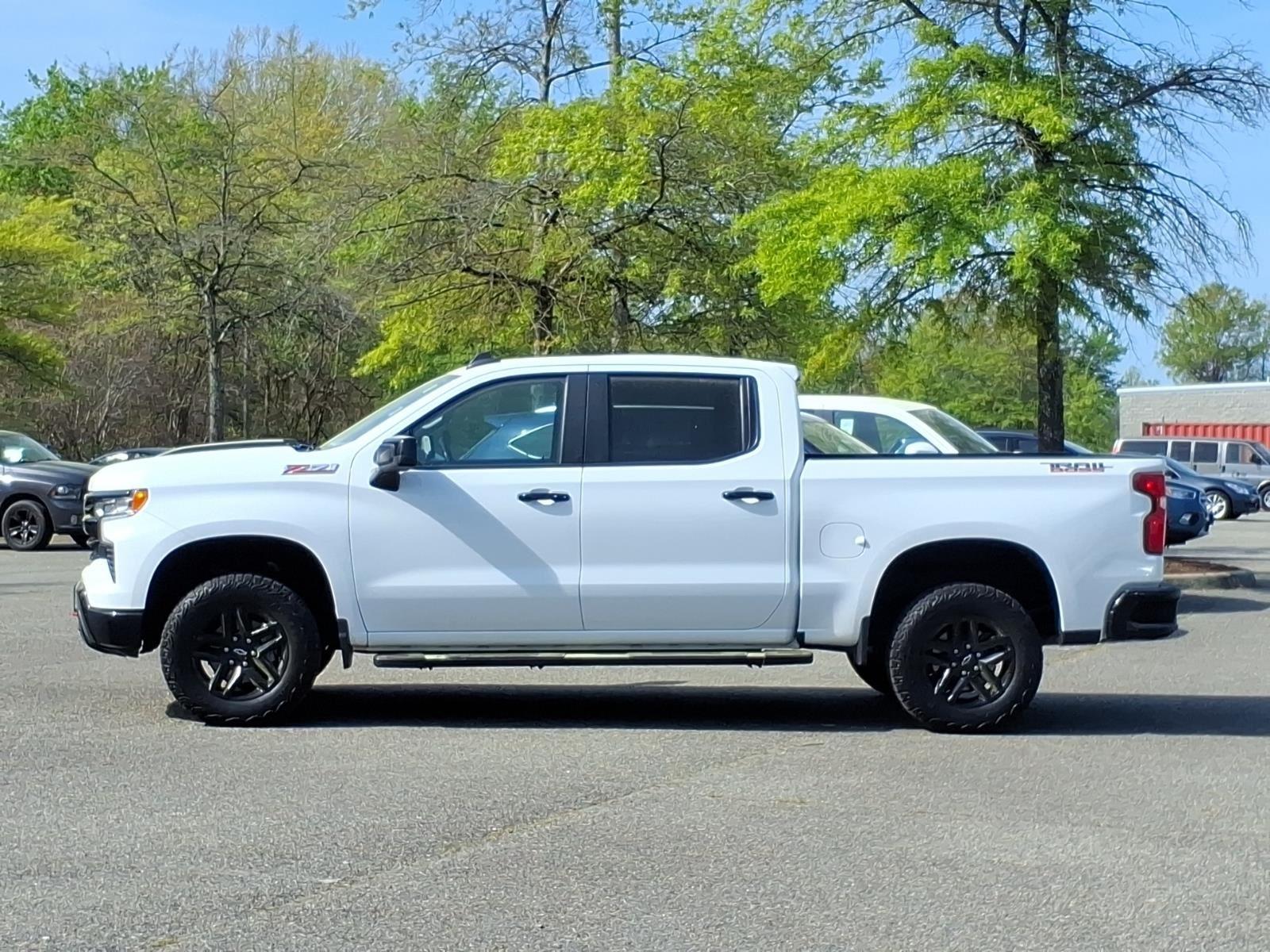 View vehicle photo 3