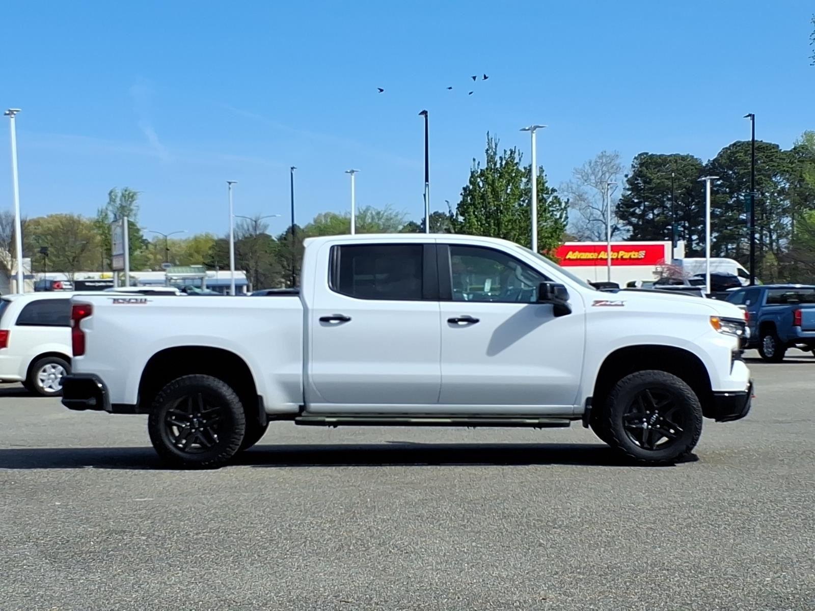 View vehicle photo 6
