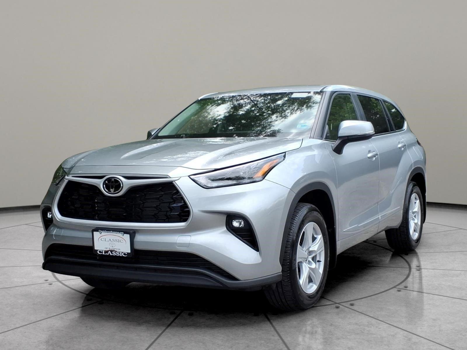 Celestial Silver M 2025 Toyota Highlander LE AWD SUV / Crossover All-Wheel Drive Automatic