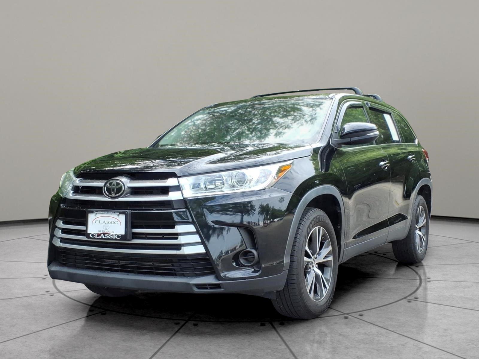 Midnight Black Metallic 2019 Toyota Highlander SUV / Crossover Front-Wheel Drive Automatic