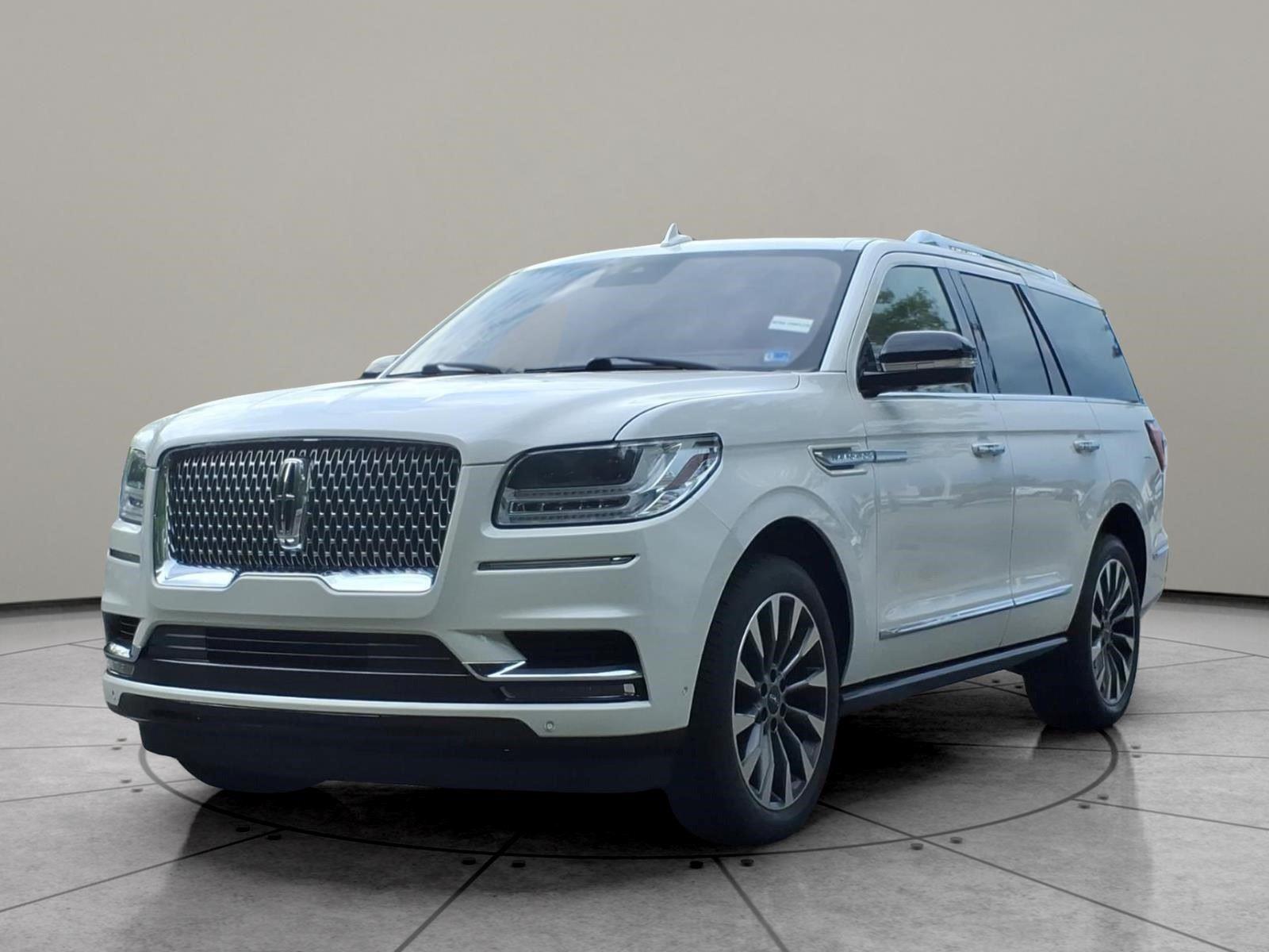 White Platinum Metallic Tri-Coat 2019 Lincoln Navigator SUV / Crossover 4X2 Automatic