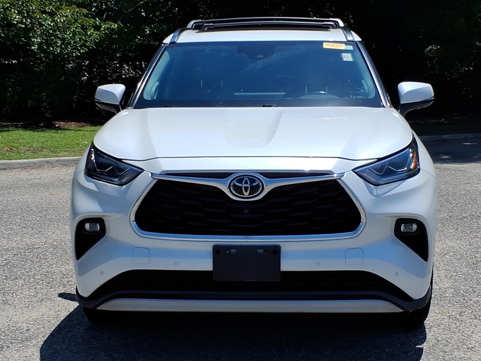 Used 2021 Blizzard Pearl Toyota Platinum image 2
