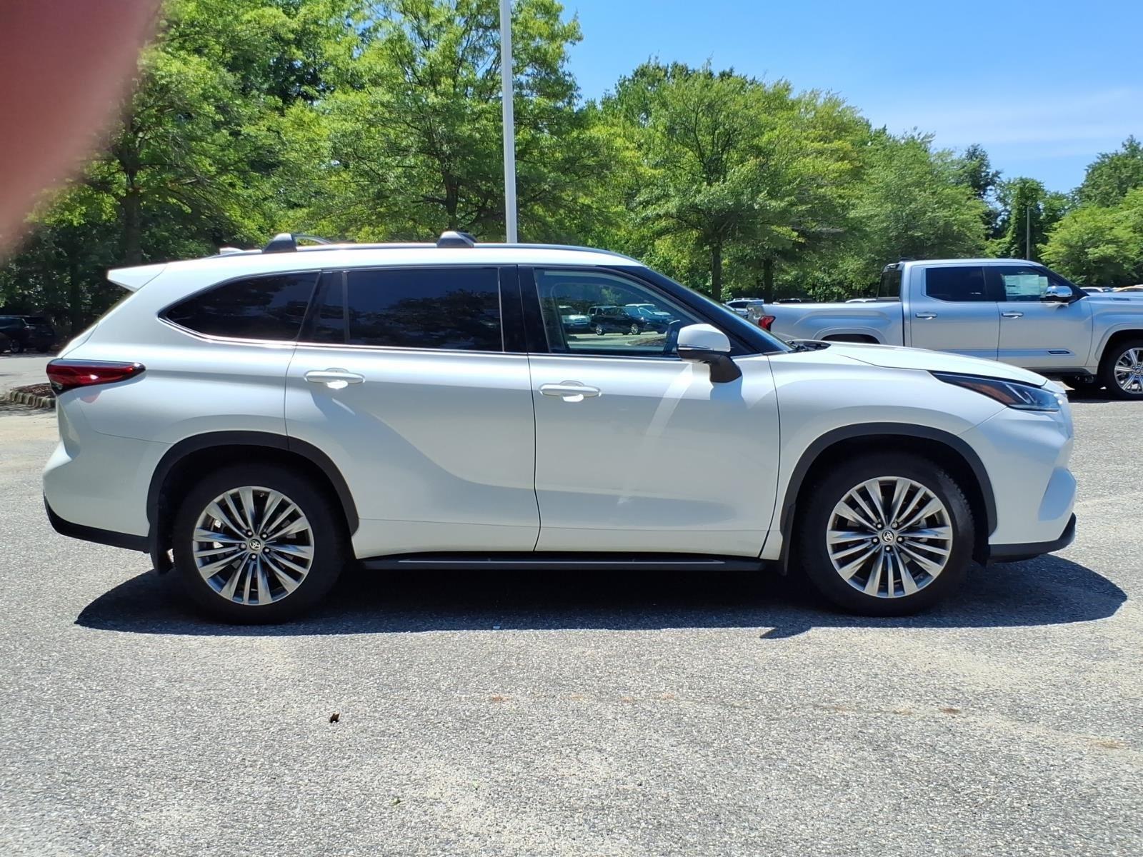 Used 2021 Blizzard Pearl Toyota Platinum image 8