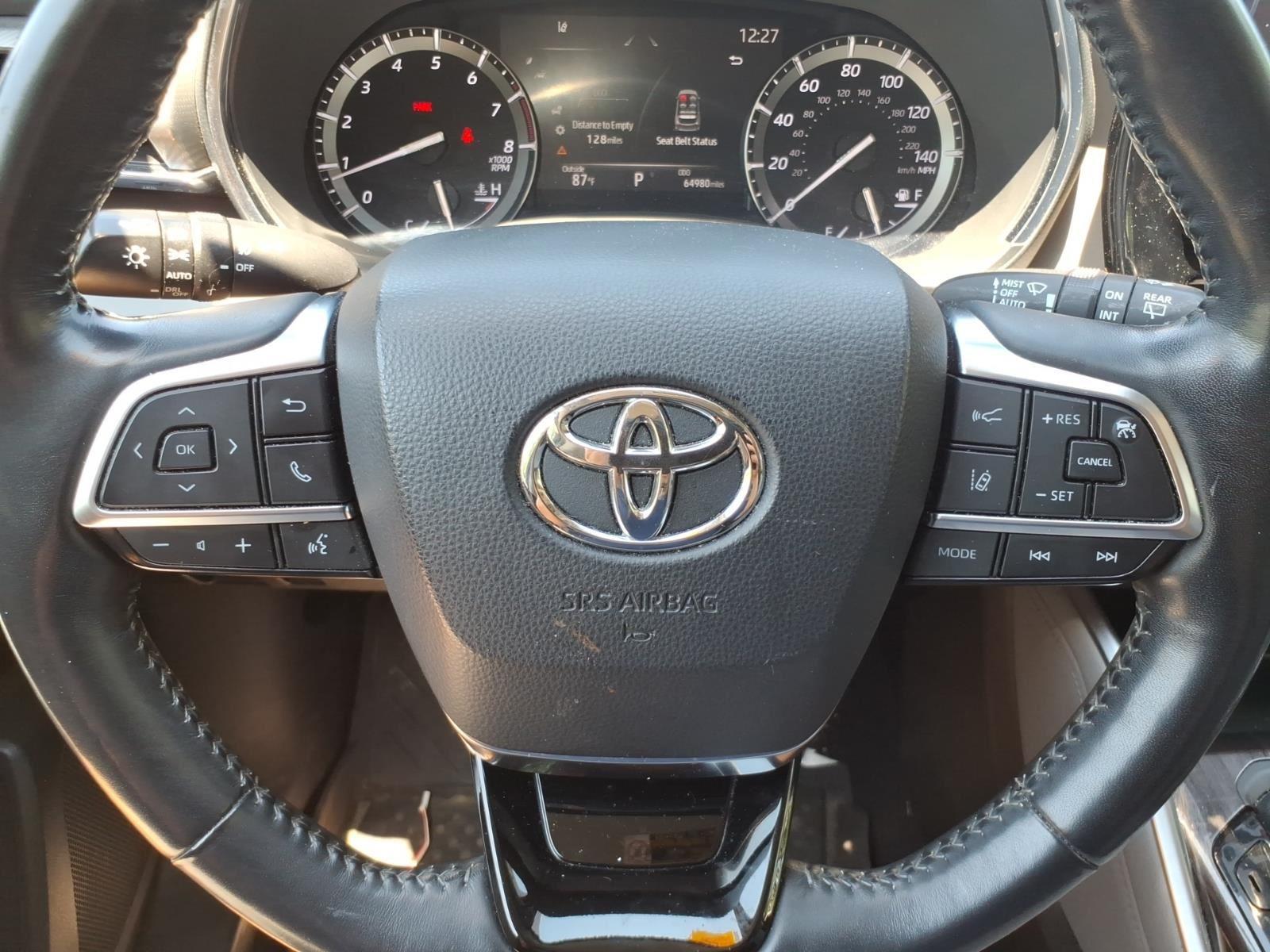 Used 2021 Blizzard Pearl Toyota Platinum image 19