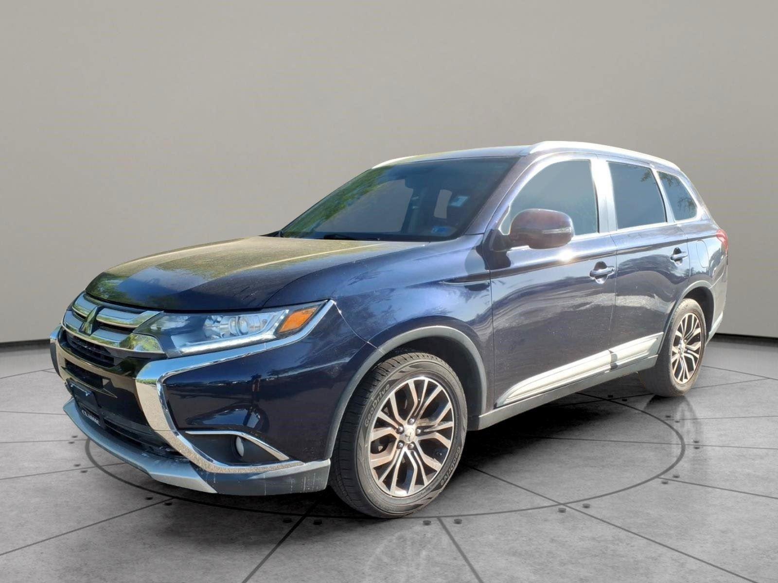 Cosmic Blue Metallic 2017 Mitsubishi Outlander SUV / Crossover Front-Wheel Drive Continuously Variable Transmission