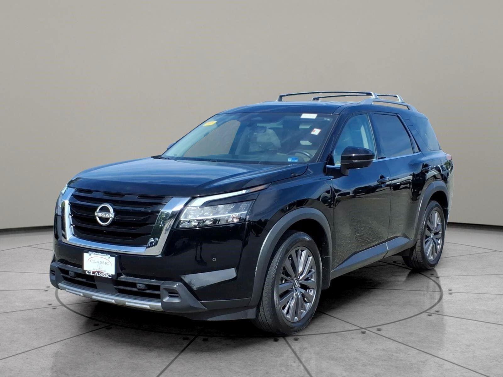 Super Black 2024 Nissan Pathfinder SUV / Crossover Front-Wheel Drive Automatic