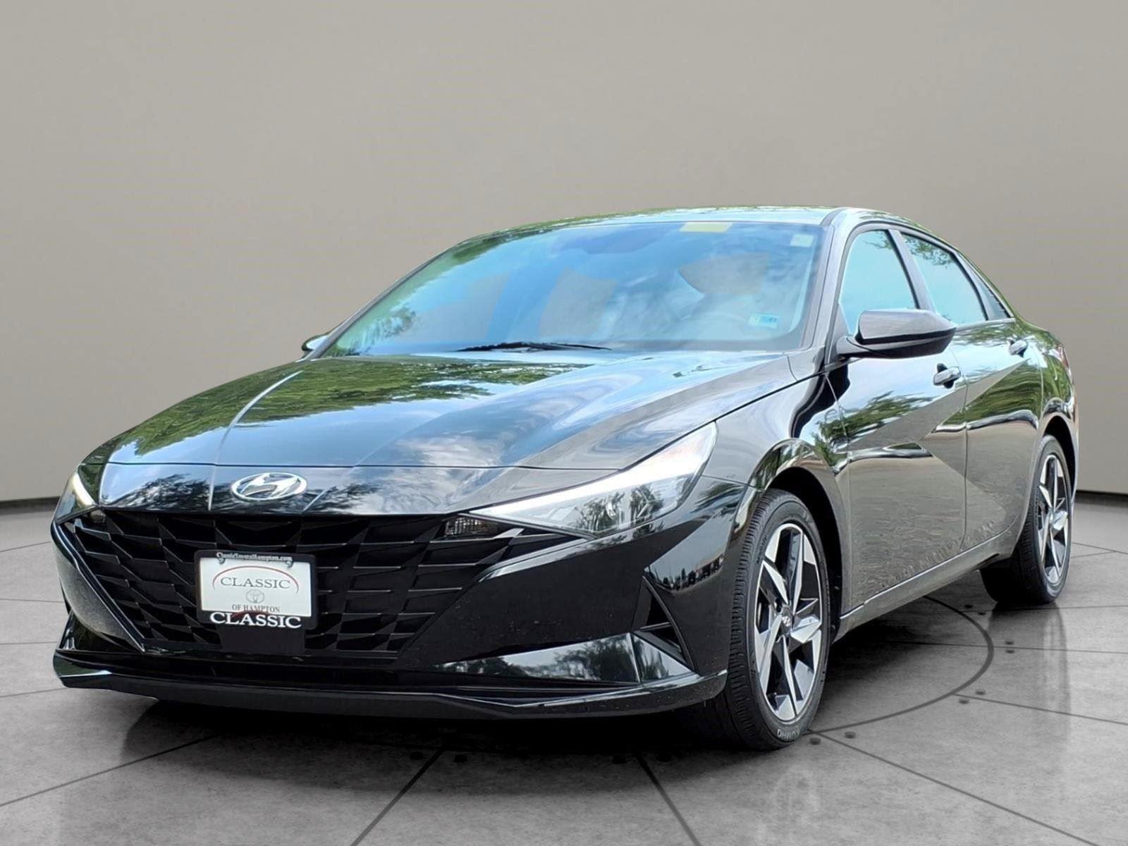 Onyx Black 2023 Hyundai Elantra Sedan Front-Wheel Drive Continuously Variable Transmission