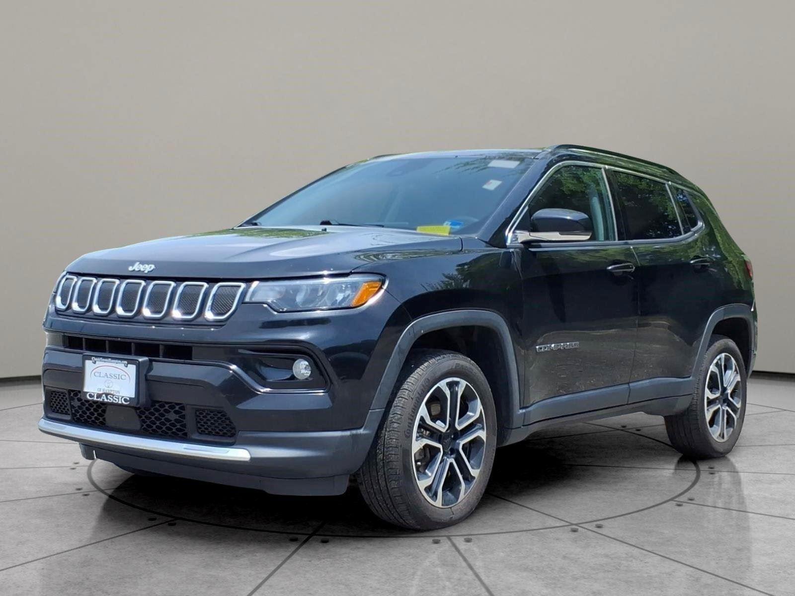 Diamond Black Crystal Pearlcoat 2022 Jeep Compass SUV / Crossover Four-Wheel Drive 9-Speed Automatic