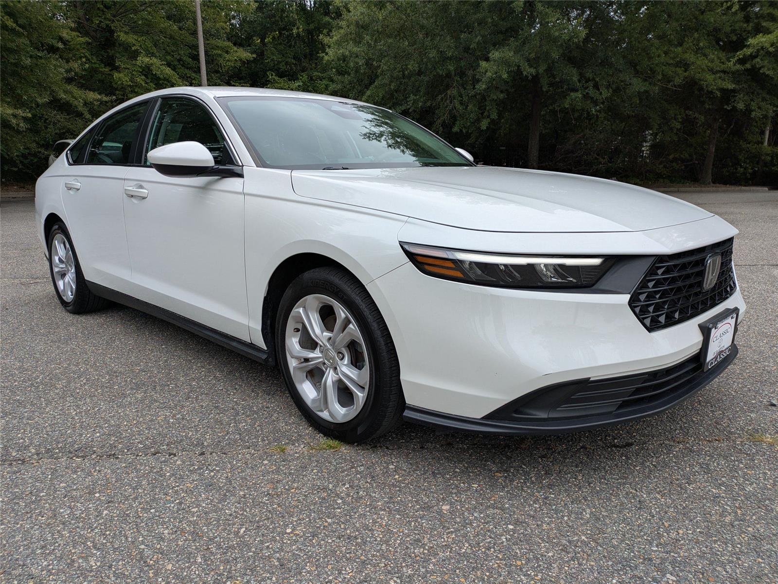 Platinum White Pearl 2023 Honda Accord Sedan Front-Wheel Drive Continuously Variable Transmission