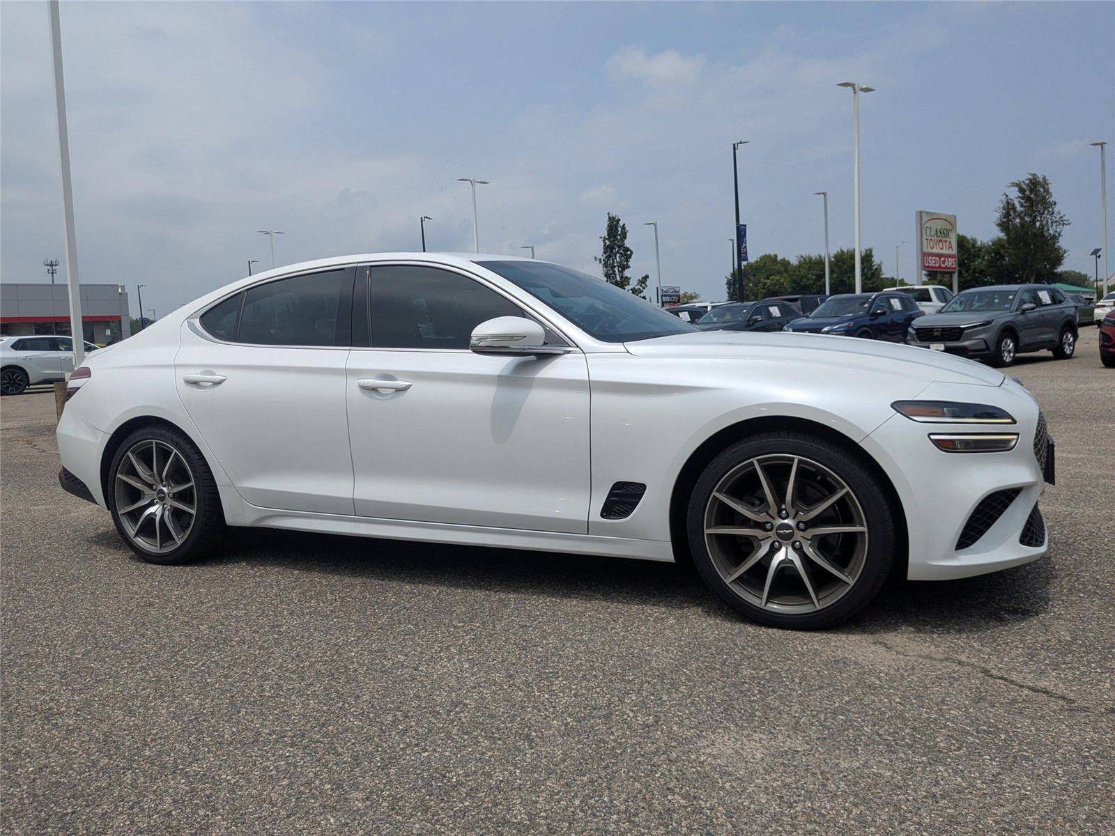 2023 Genesis G70 2.0T RWD