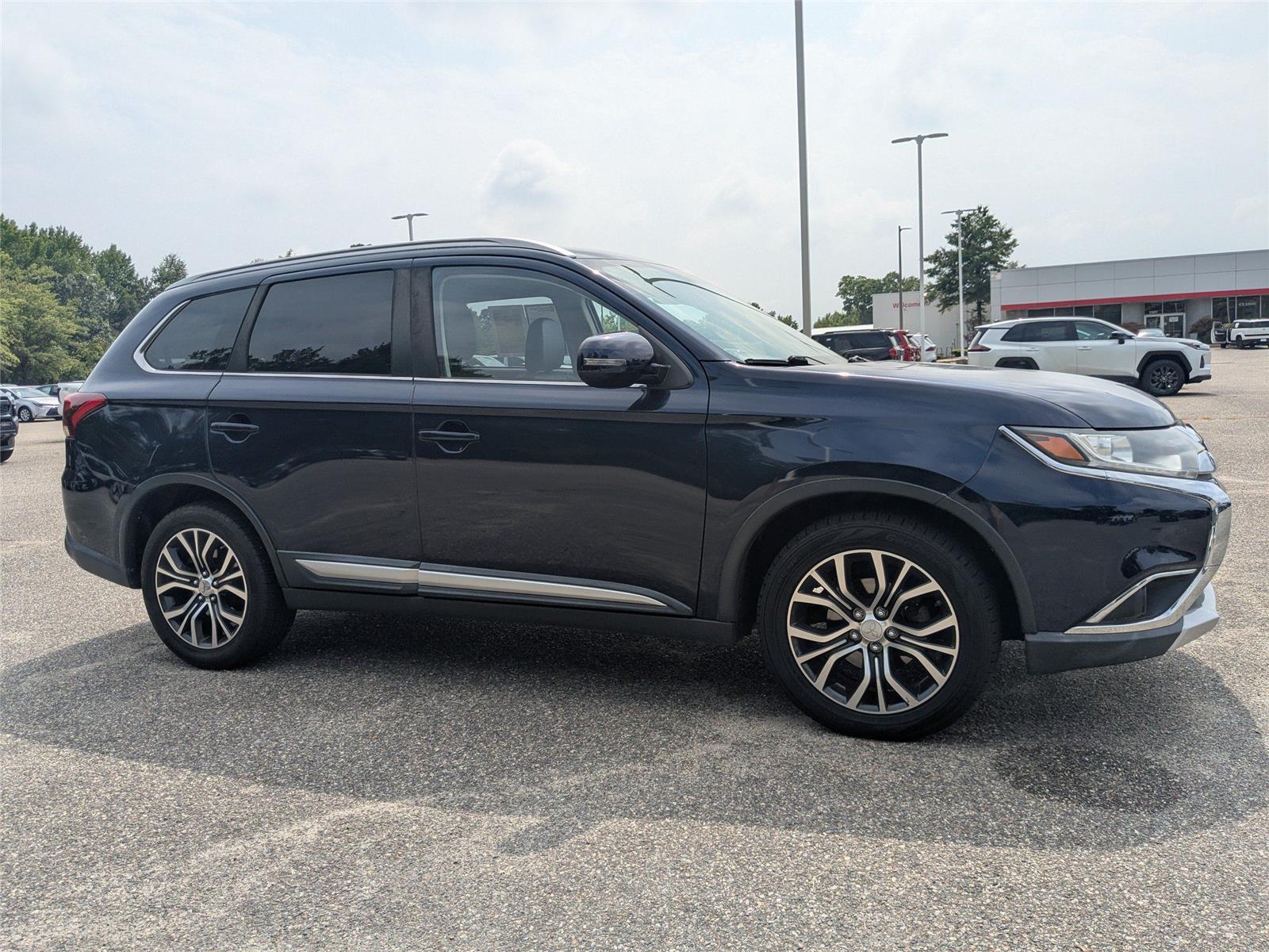 Cosmic Blue Metallic 2017 Mitsubishi Outlander SUV / Crossover Front-Wheel Drive Continuously Variable Transmission