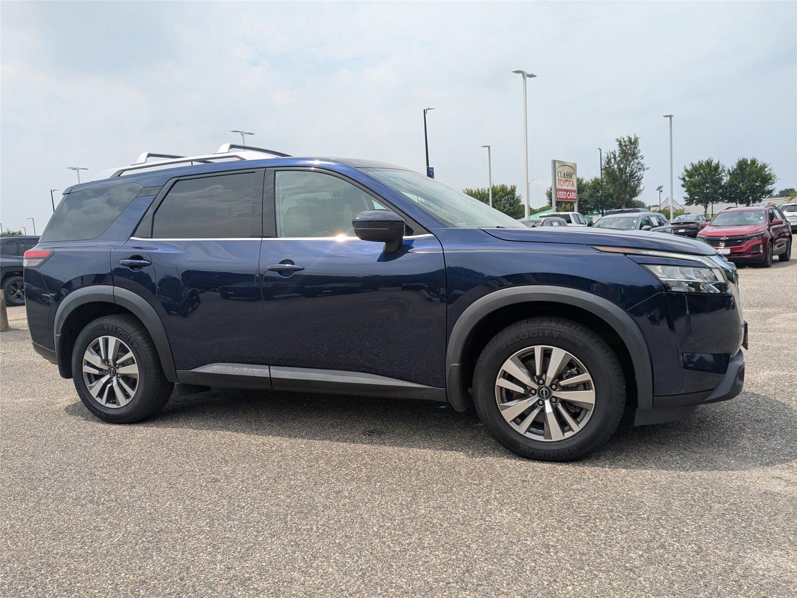 Deep Ocean Blue Pearl 2022 Nissan Pathfinder SUV / Crossover All-Wheel Drive Automatic