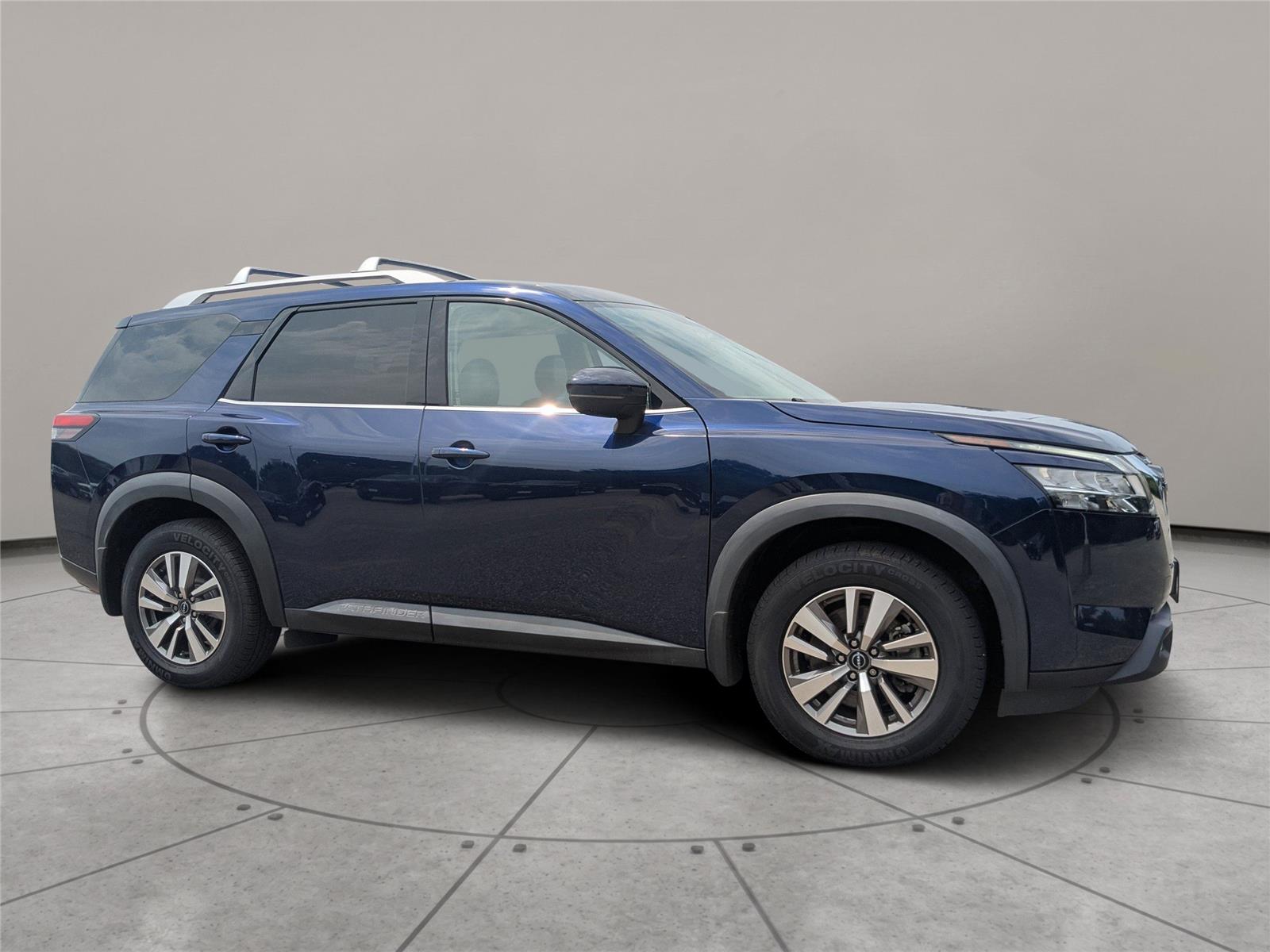 Deep Ocean Blue Pearl 2022 Nissan Pathfinder SUV / Crossover All-Wheel Drive Automatic