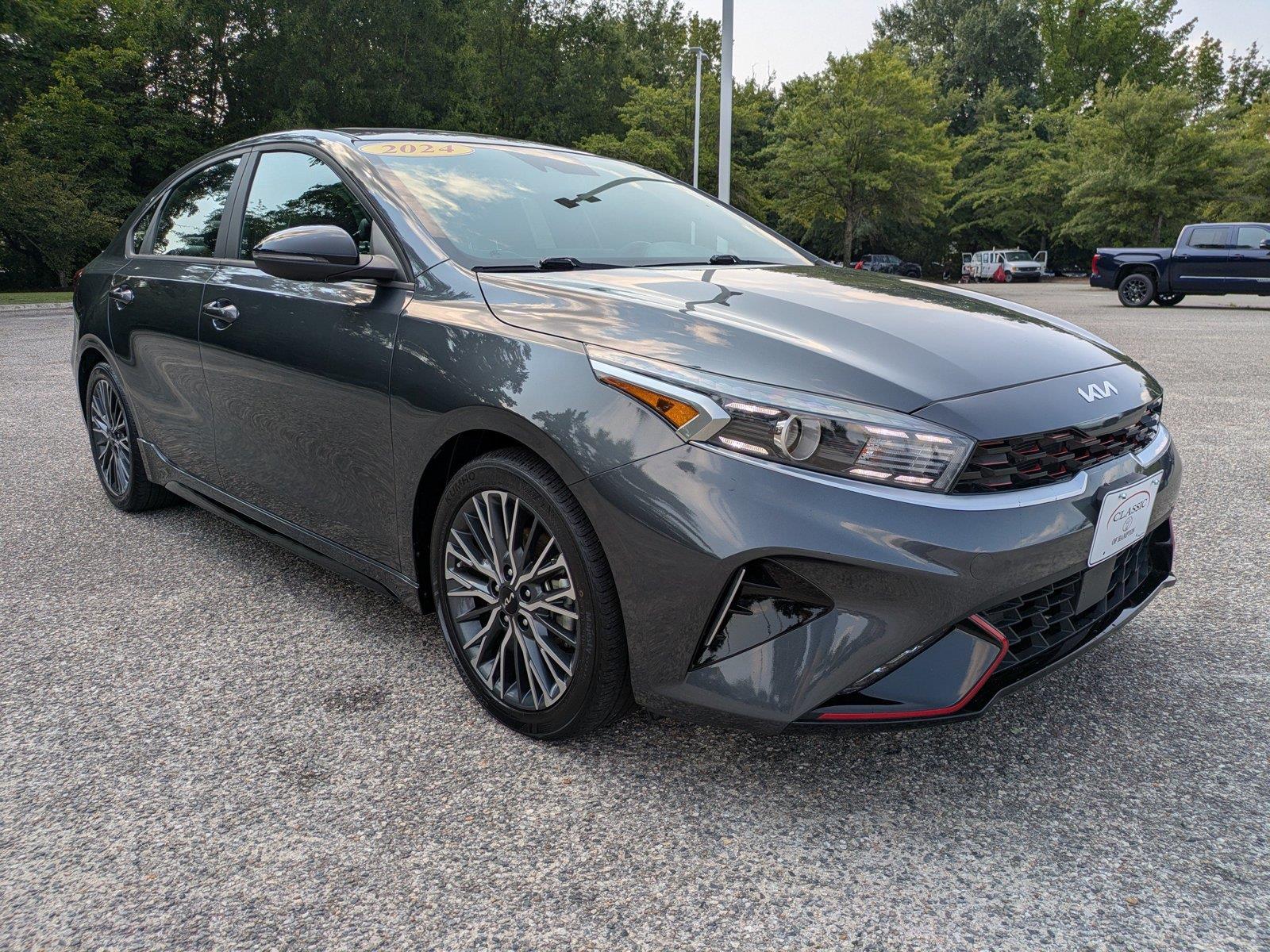 Gravity Gray 2024 Kia Forte Sedan Front-Wheel Drive Continuously Variable Transmission