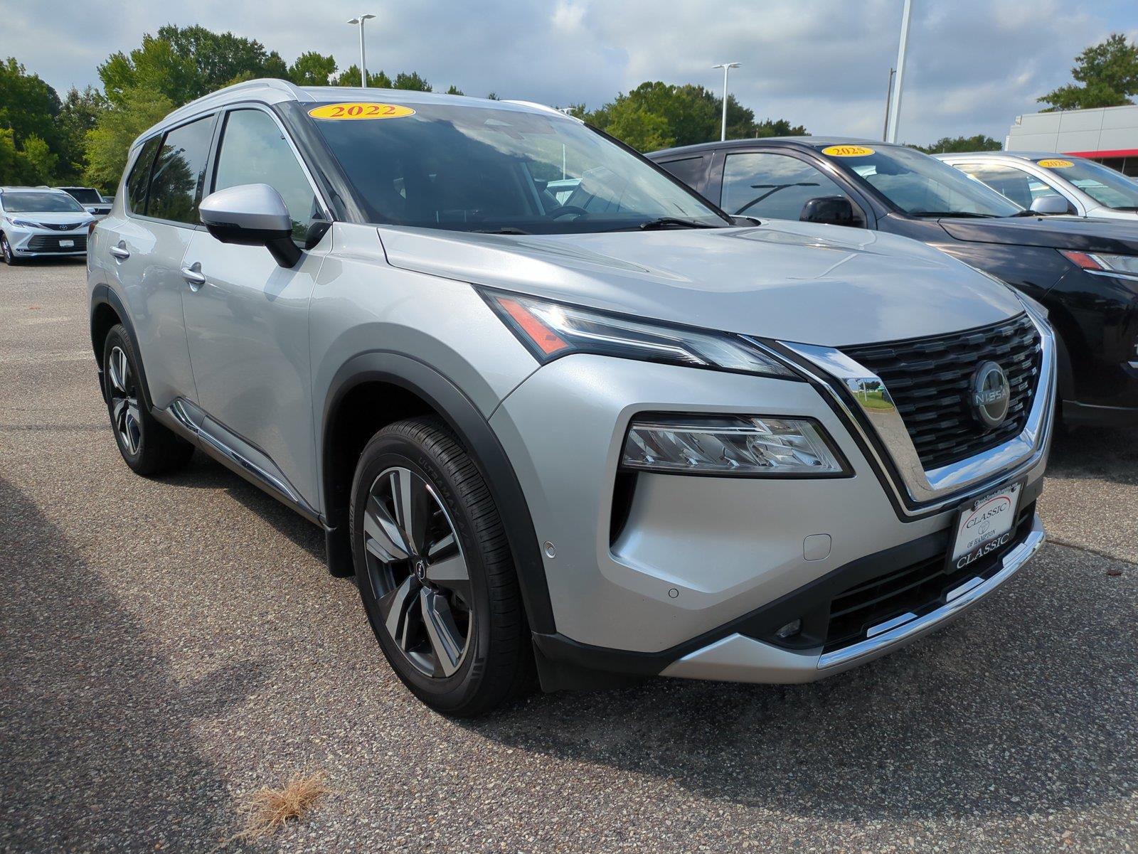 Brilliant Silver Metallic 2022 Nissan Rogue SUV / Crossover All-Wheel Drive Continuously Variable Transmission