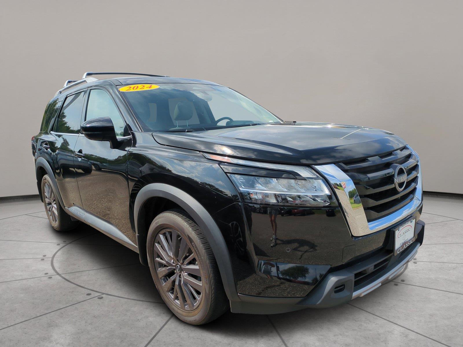 Super Black 2024 Nissan Pathfinder SUV / Crossover Front-Wheel Drive Automatic